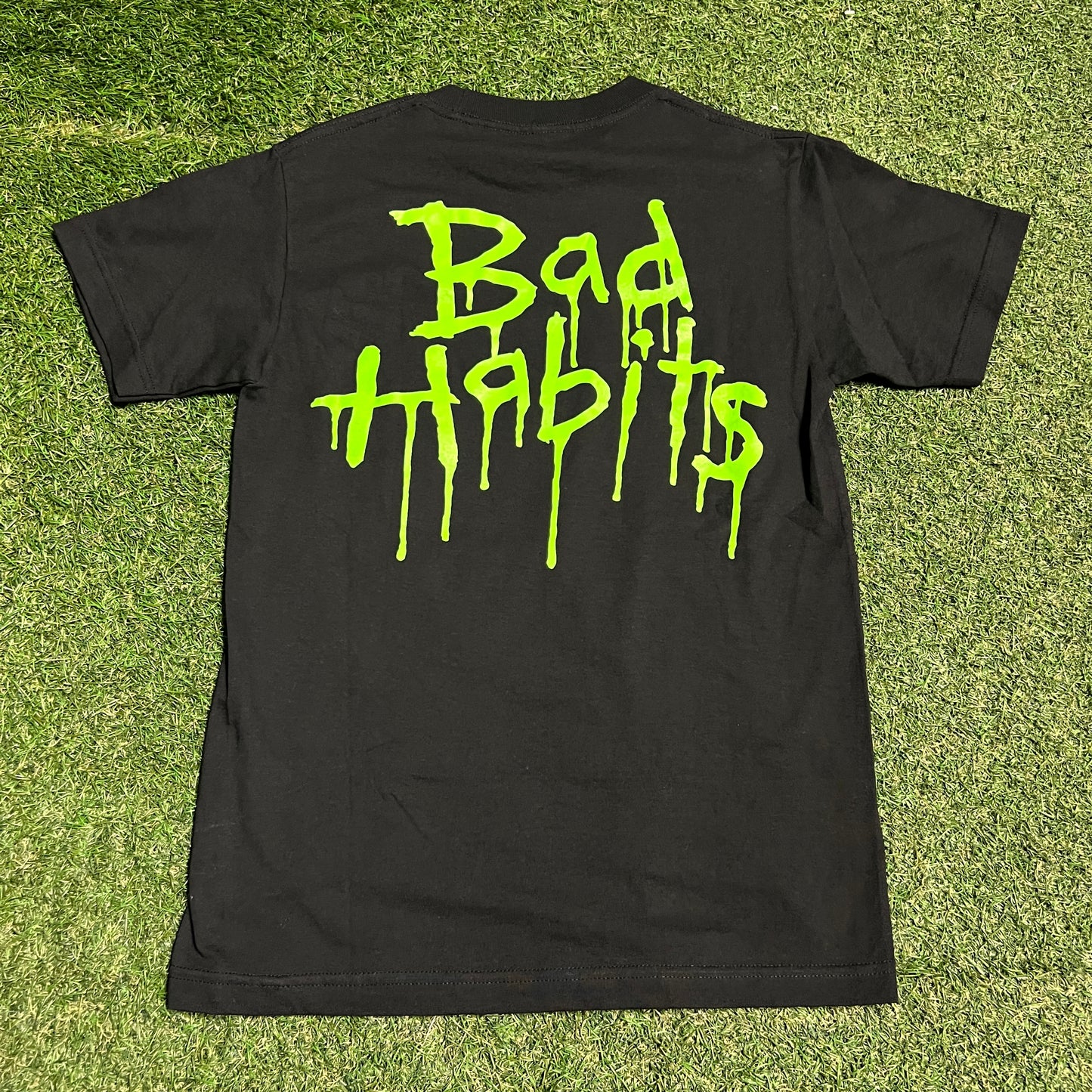 XO Nav Bad Habits Green Print Black Tee Size Small USED v16474