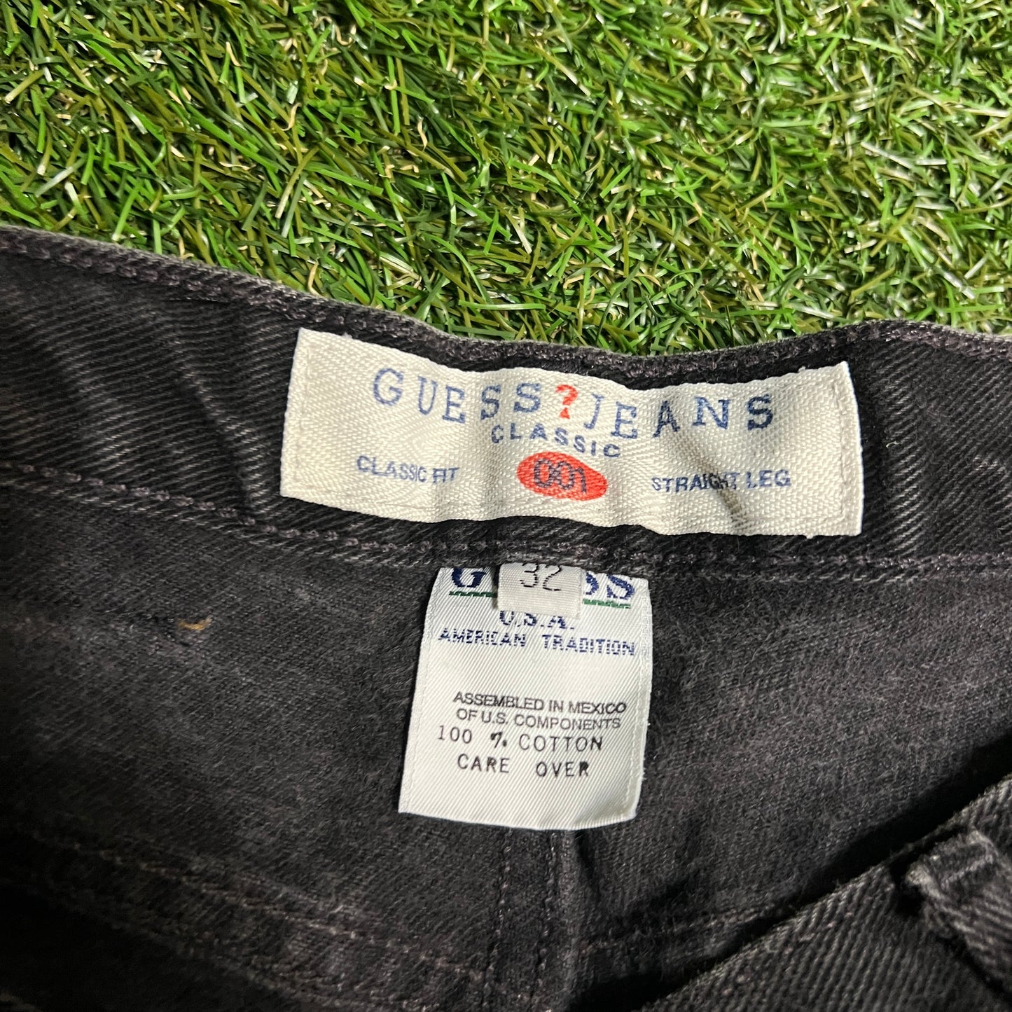 1990s Guess Classic Fit Black Jeans Size 32 USED v16329