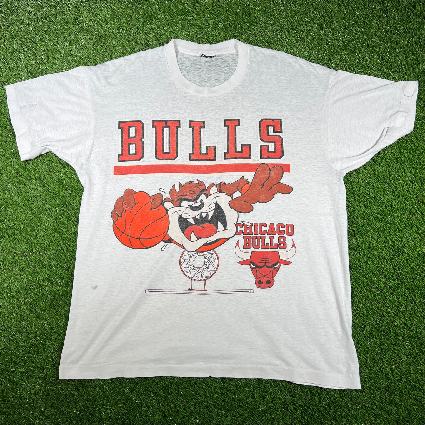 1990s Chicago Bulls Taz Loony Tunes White Tee Size XL USED v16739
