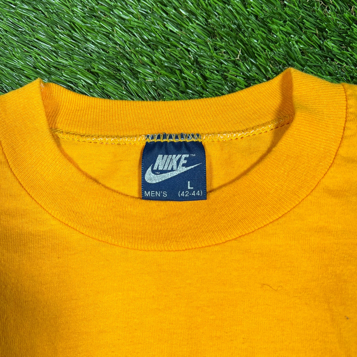 1980s Nike Oak Hills Run Yellow Tee Size Large USED v16637