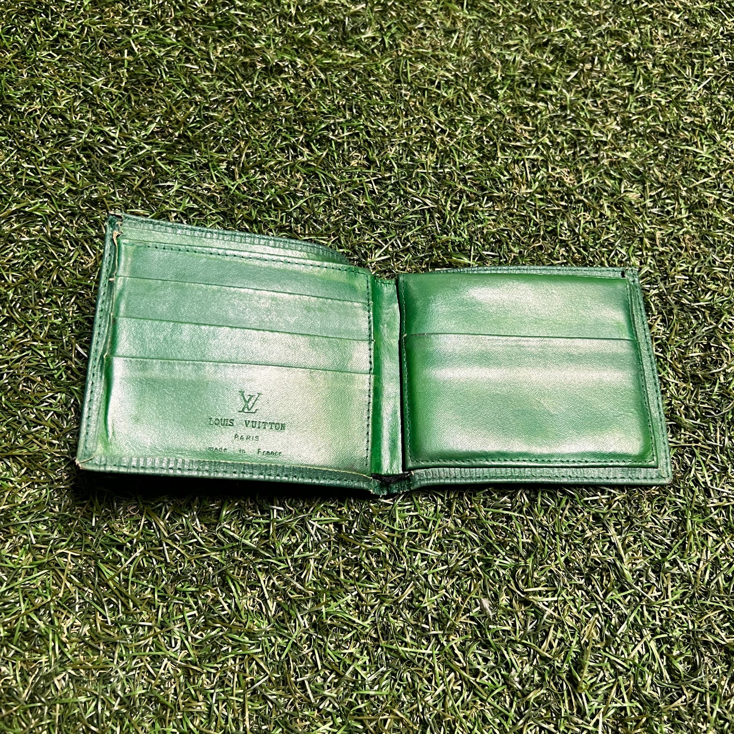 1990s Louis Vuitton Epi Leather Bifold Green Wallet USED x14073
