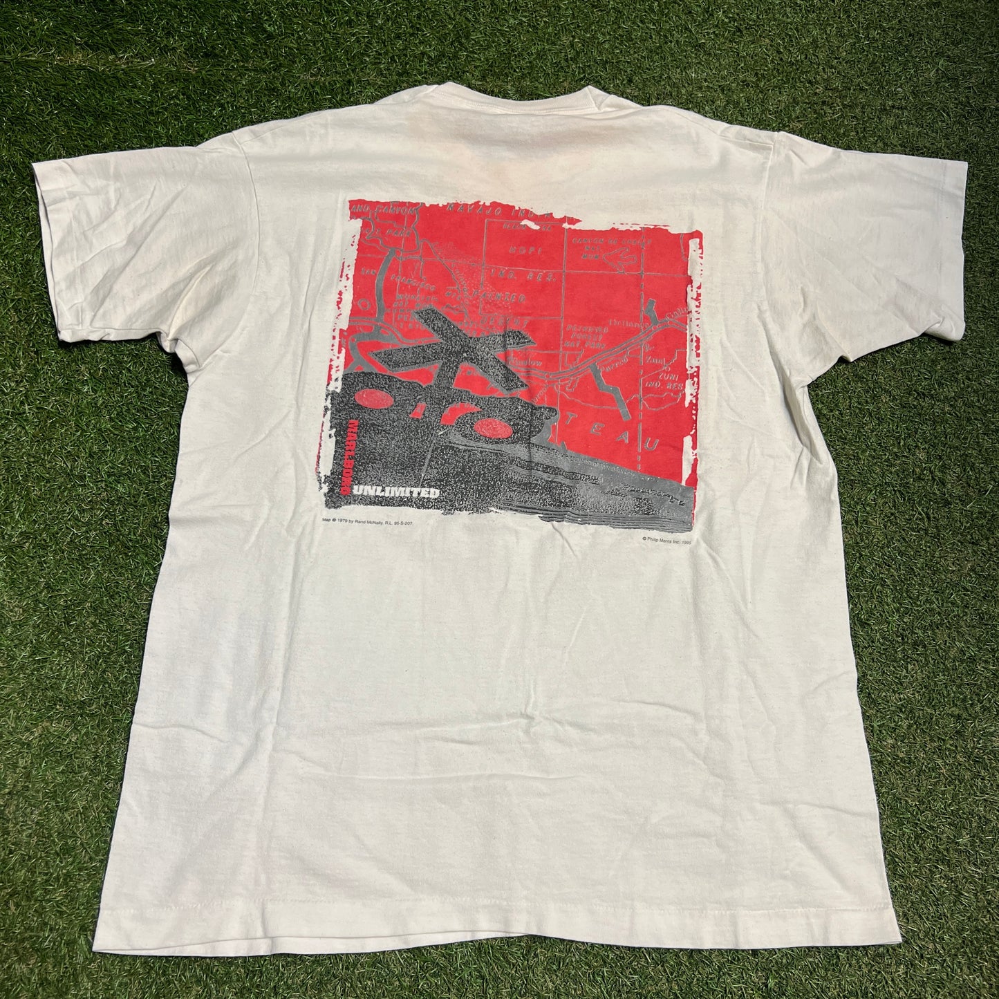 1995 Marlboro Unlimited Racing White Pocket Tee Size XL USED v16314