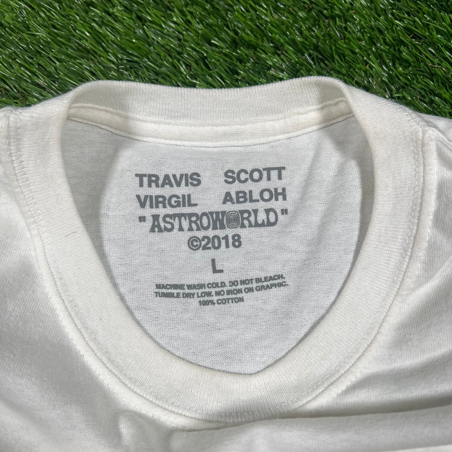 2018 Travis Scott Virgil Abloh Action Figure White Pocket Tee Size Large USED x14588