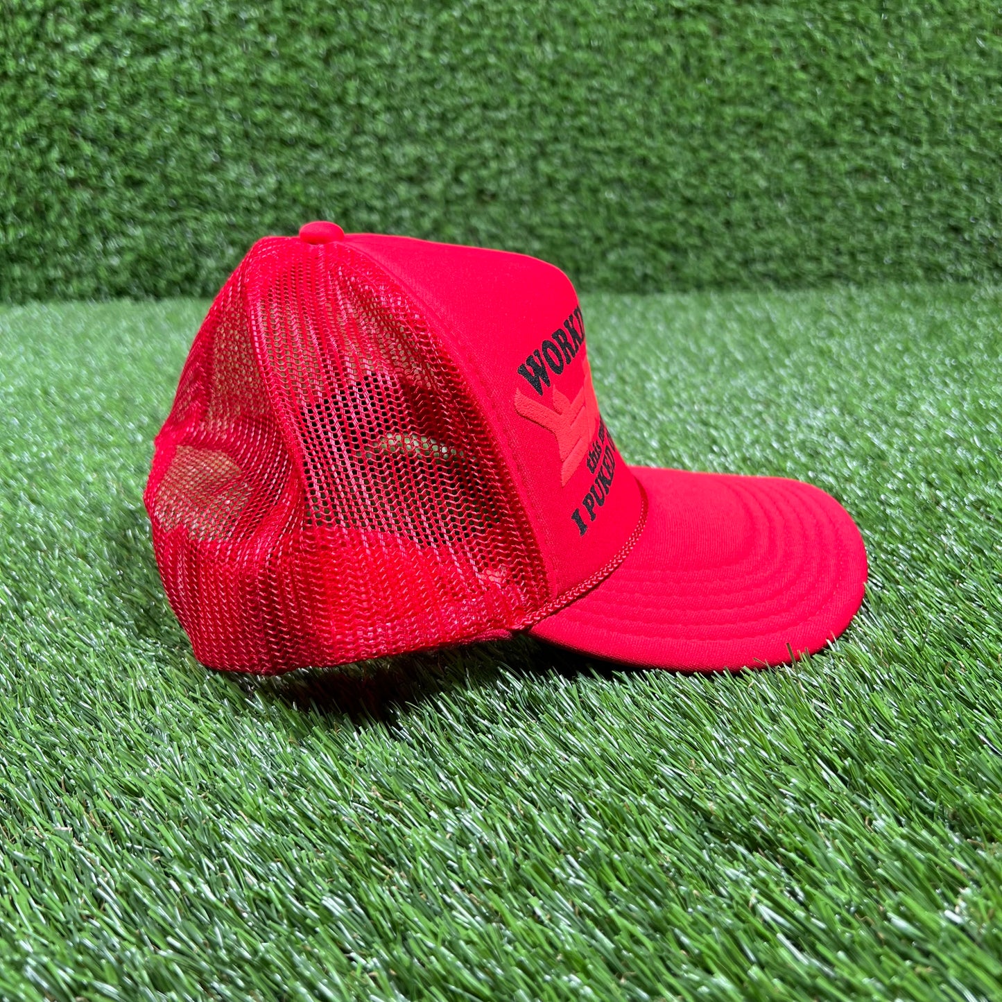 Sicko Workin Like A Red Trucker Hat USED x14746