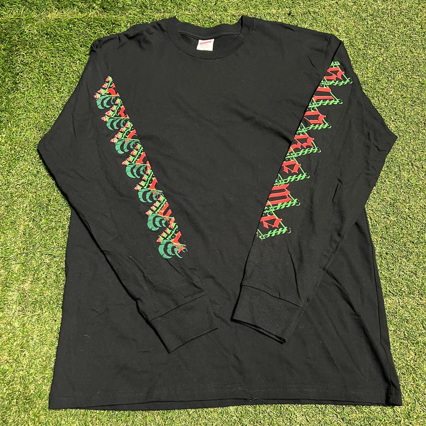 Supreme Strawberries Black Longsleeve Size Large USED x13562