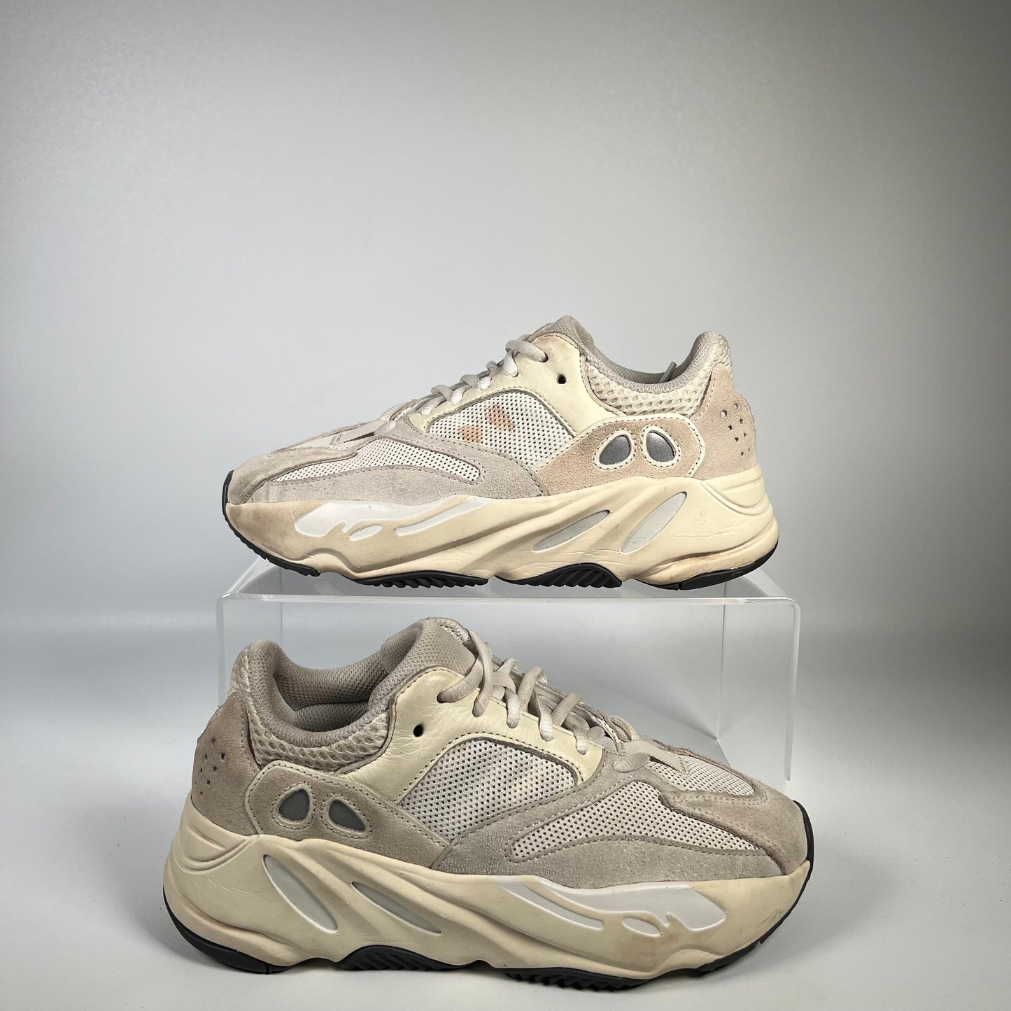 Yeezy 700 Analog (2019) Size 5.5 USED s17807