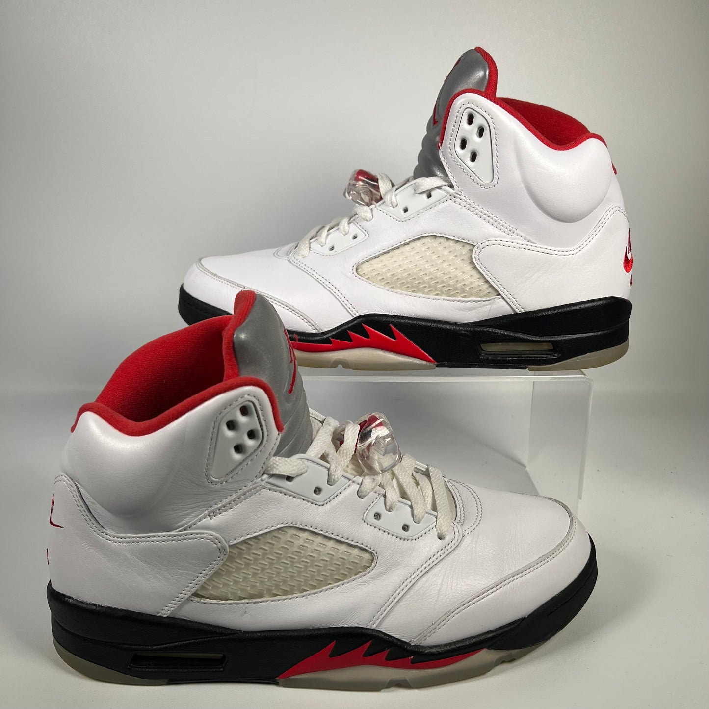 Jordan 5 Fire Red Silver Tongue (2020) Size 10.5 USED s17804