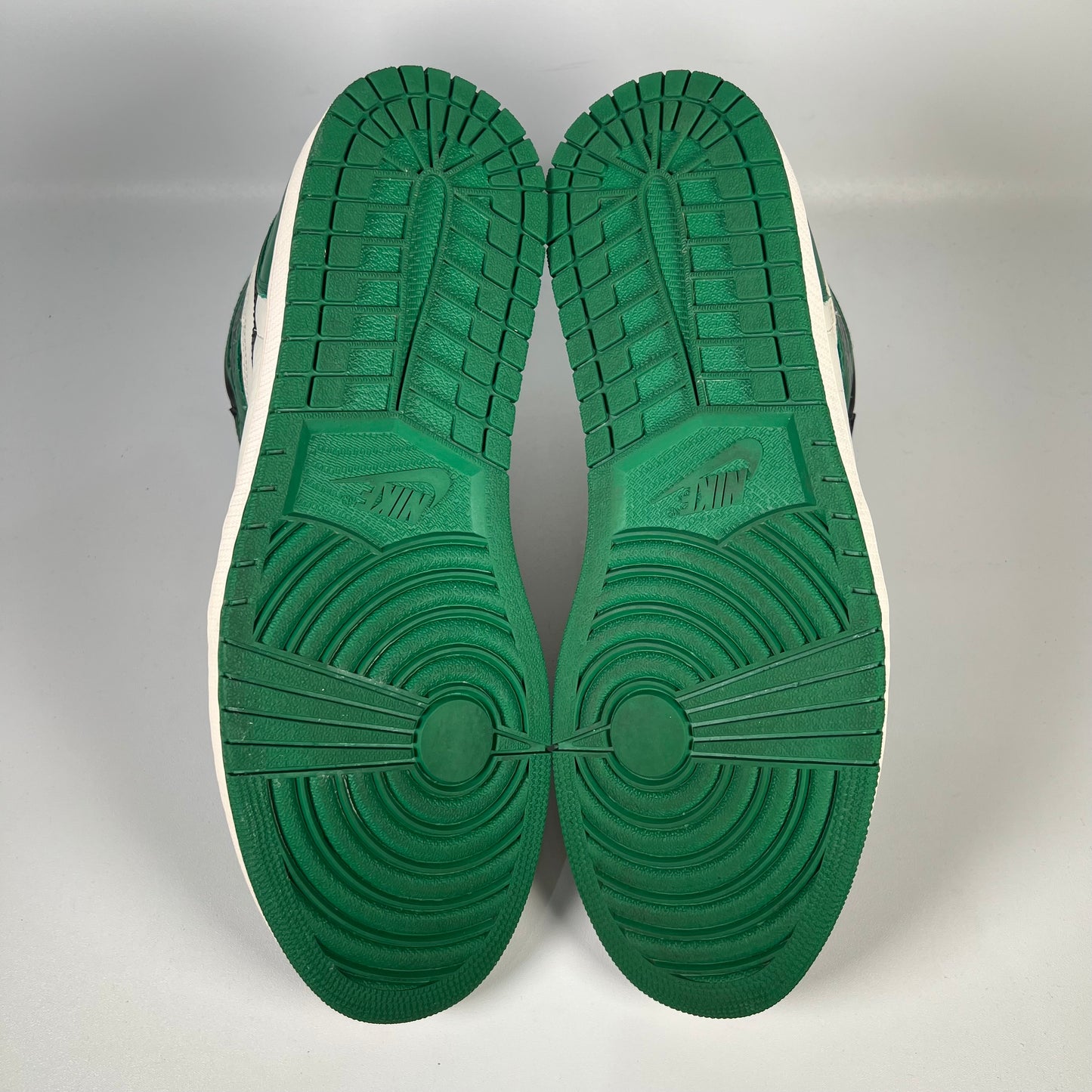 Jordan 1 Pine Green (2018) Size 14 USED s18236