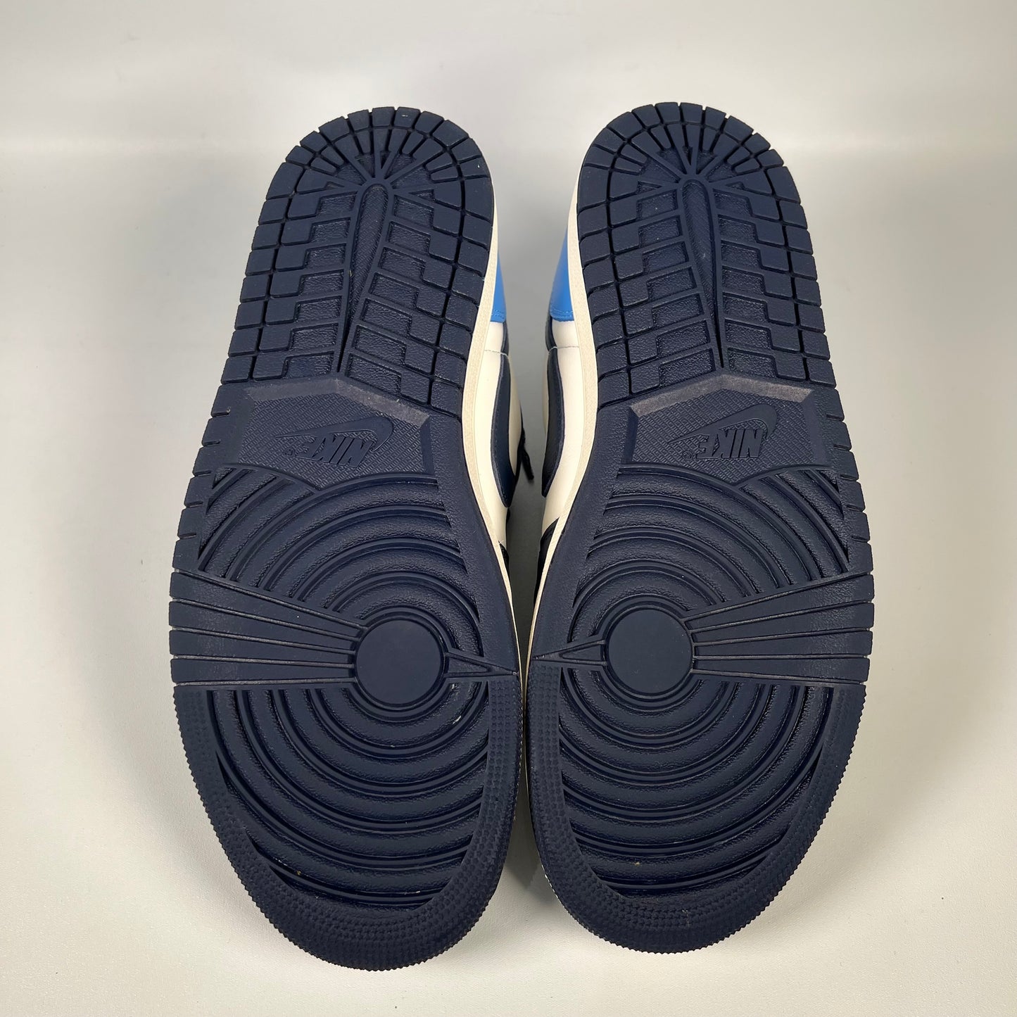 Jordan 1 Low Obsidian (2025) Size 10.5 USED s18185
