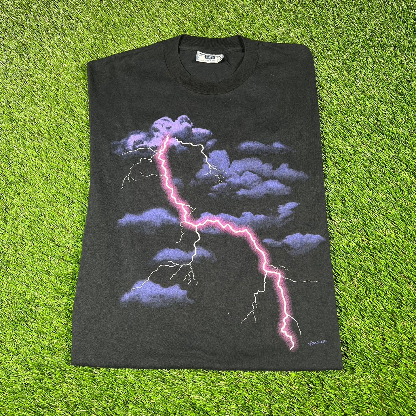 1990s Lee Tag Purple Lightning Tee Size Small USED v16919