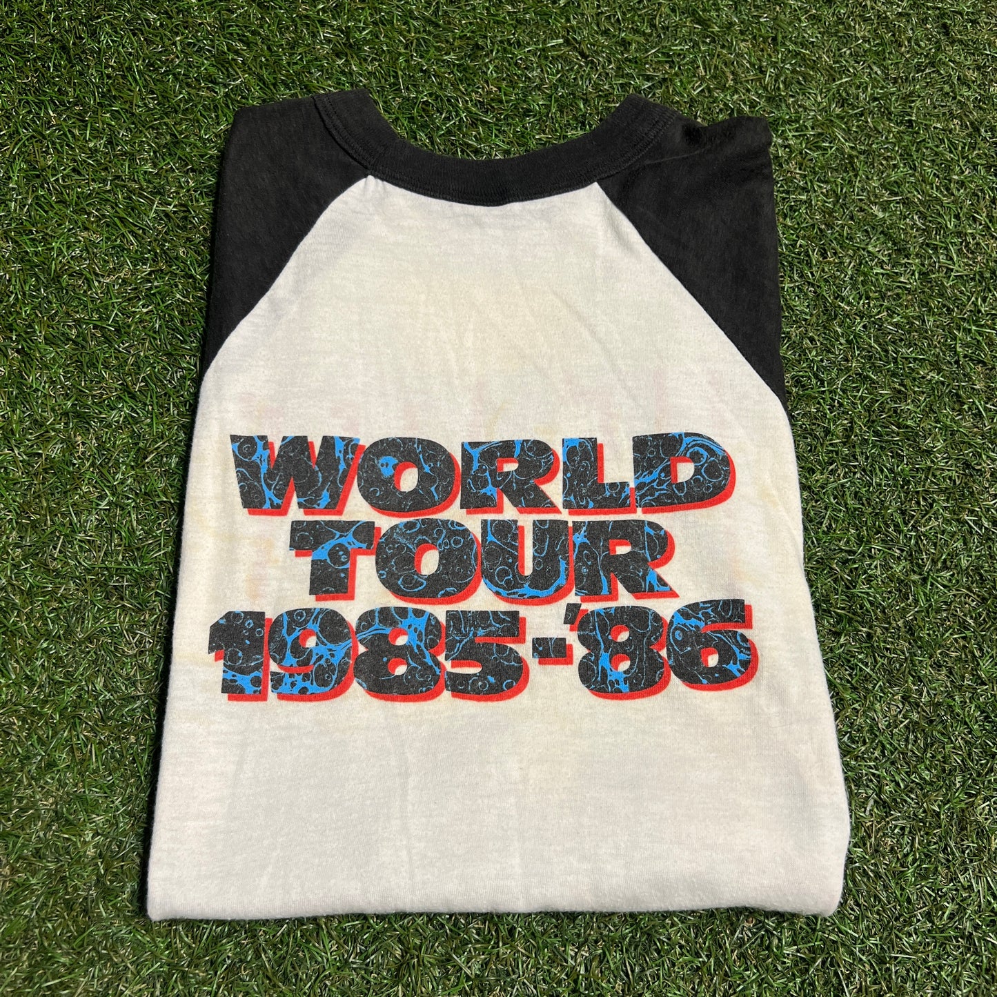 1986 Heart World Tour White/Black Baseball Tee Size Small USED v16398
