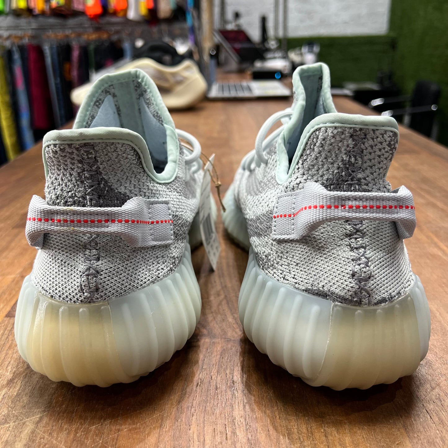Yeezy 350 Blue Tint Size 11 NEW s17284