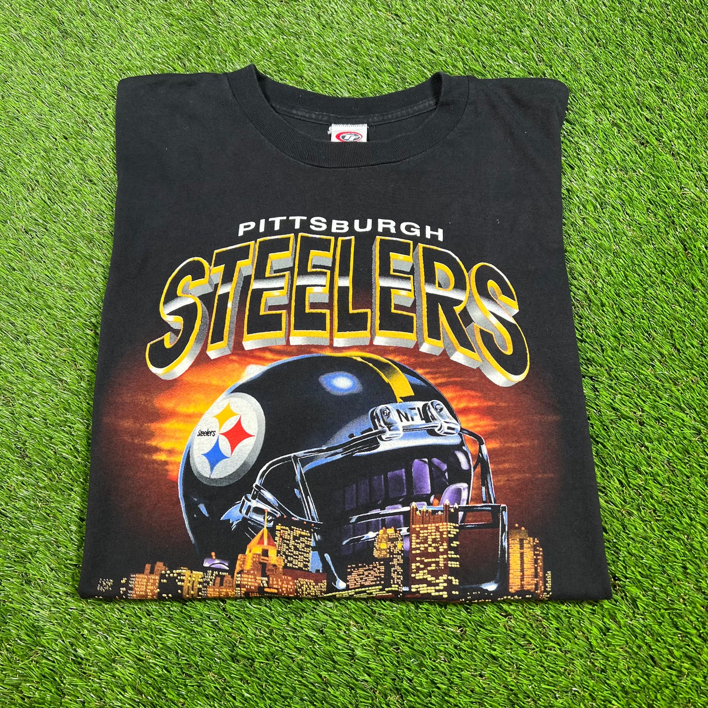 1990s Pittspurgh Steelers City Line Helmet Black Tee Size XL USED v16574