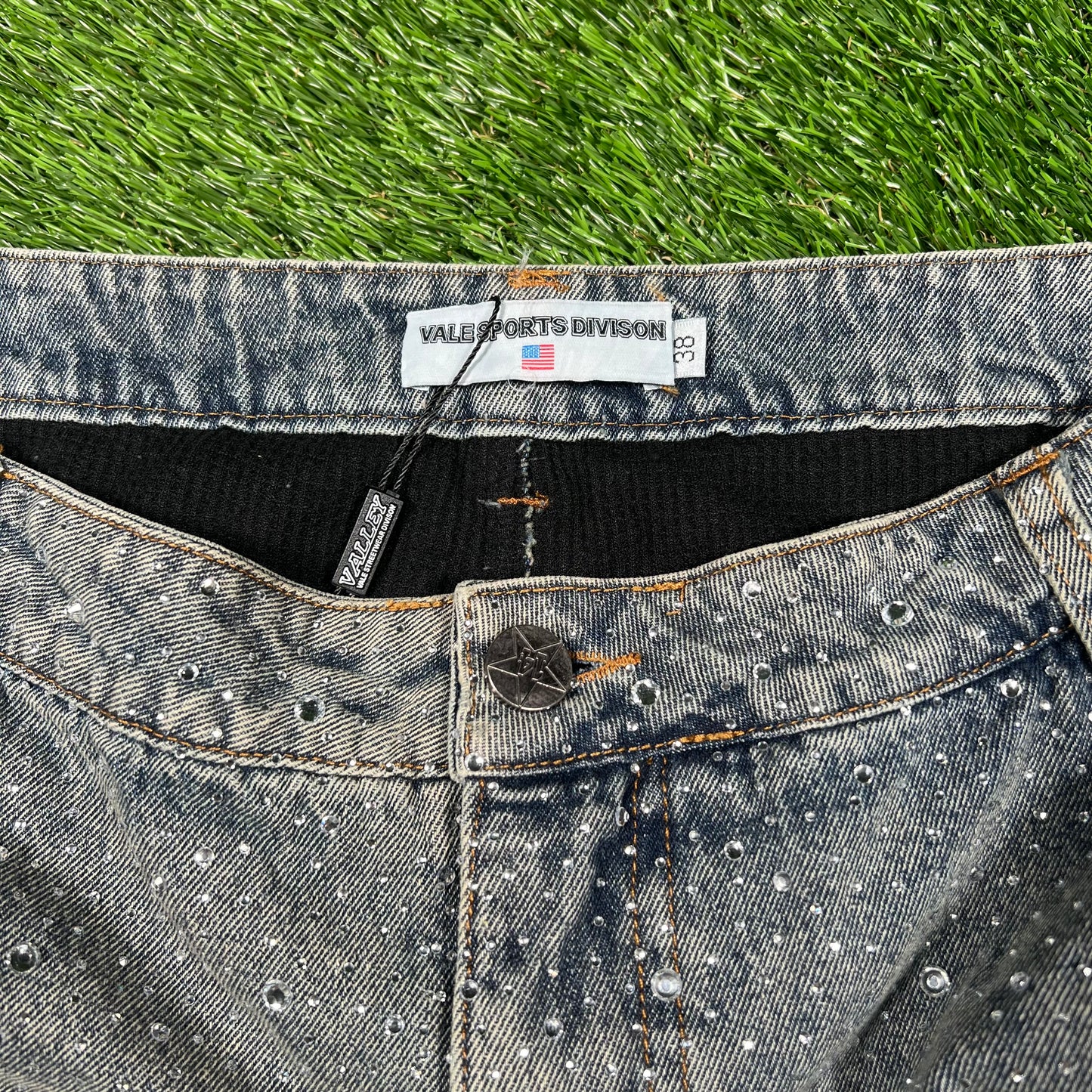 Vale Rhinestone Thermal Lined Blue Jeans Size 38 USED x14920