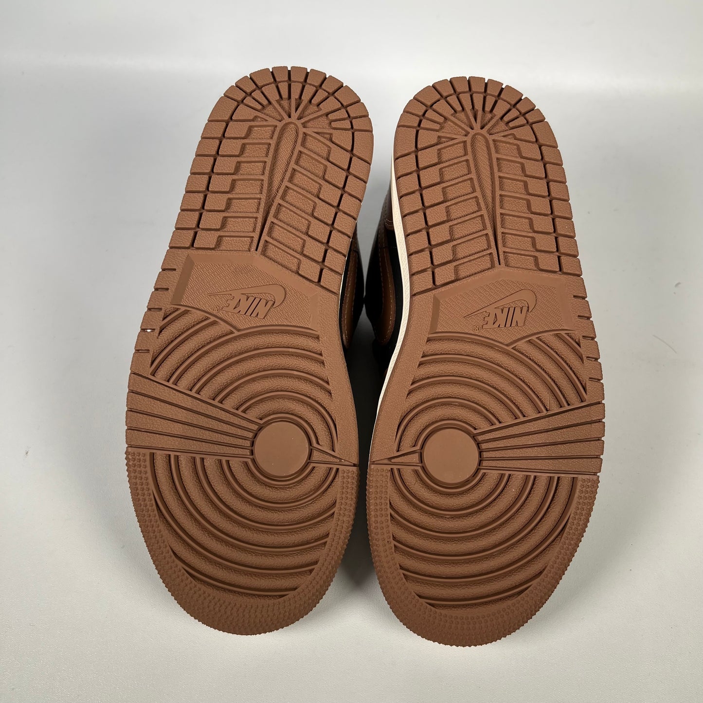 Jordan 1 Low Archaeo Brown Size 3.5m / 5w NEW s18427