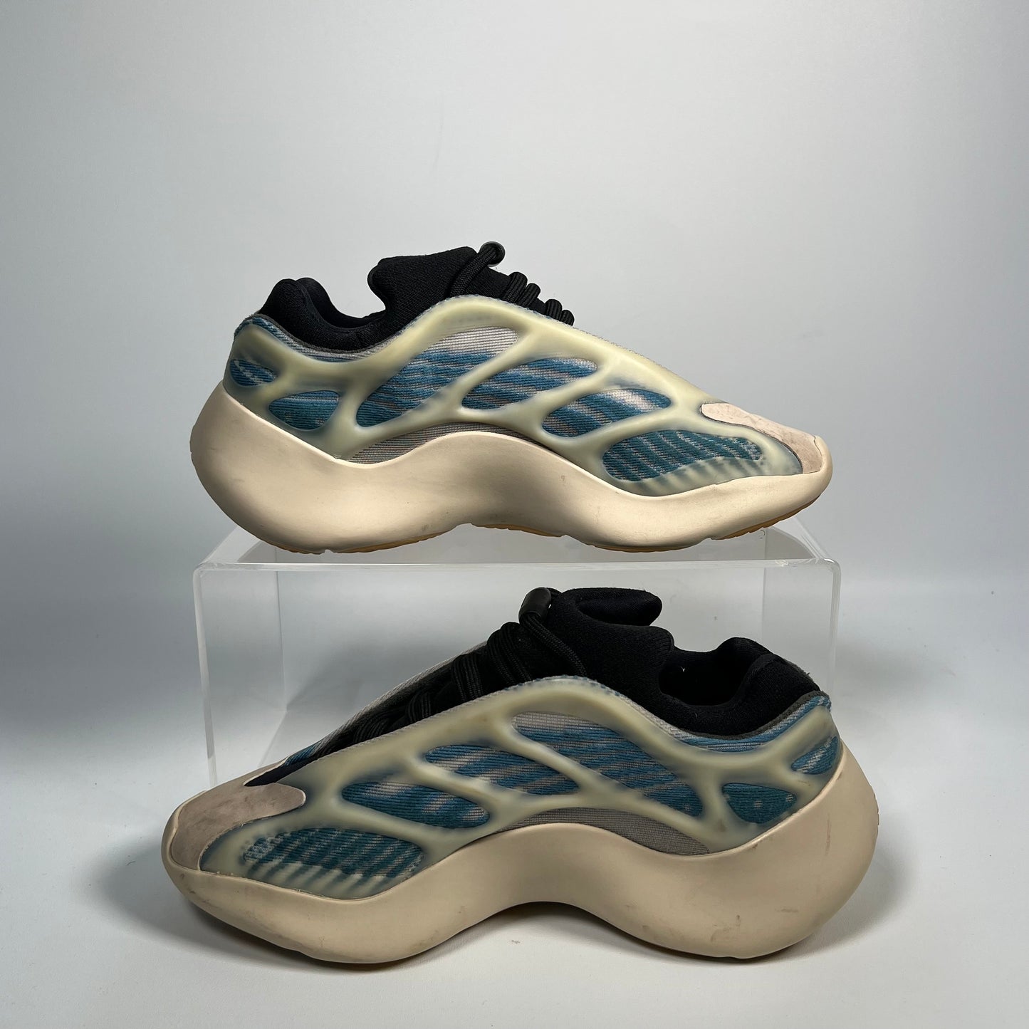Yeezy 700 V3 Kyanite (2021) Size 5.5 USED S17627