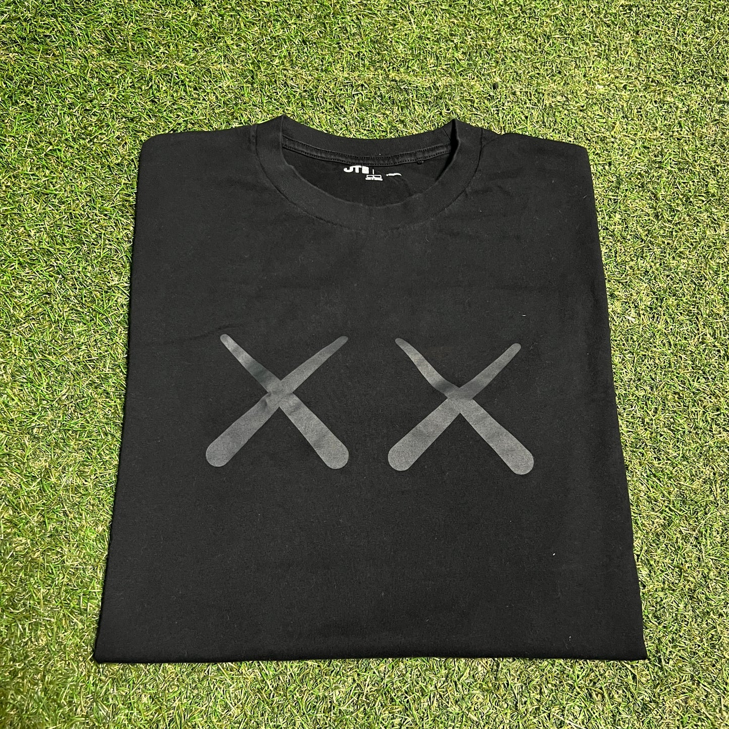 Kaws Andy Warhol Uniqlo Black Tee Size Large USED v16511