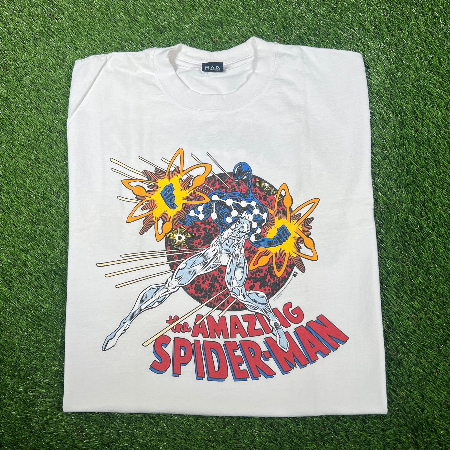 Mask and Disguise M.A.D. Marvel "The Amazing Spider Man" White Tee Size XL USED v17076