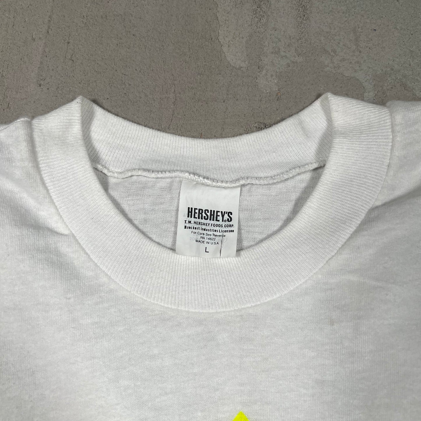 1991 Hersheys Reeses Chocolate White Tee Size Large USED v19225