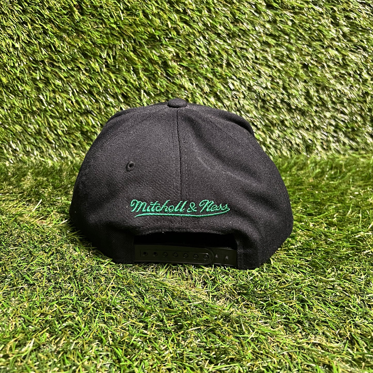 Mitchell & Ness Boston Celtics Black Hat One Size USED v15996