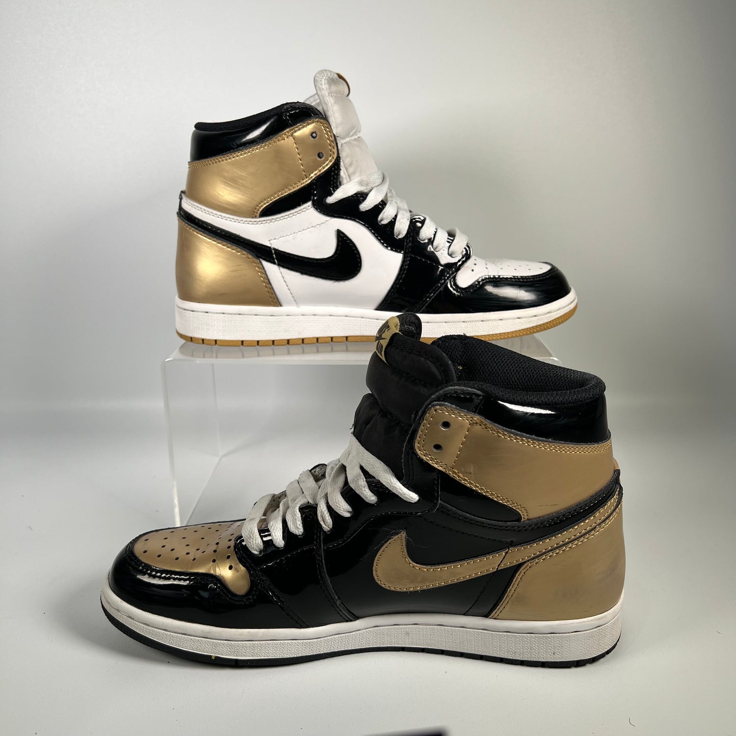 Jordan 1 High Gold Top 3 (2017) Size 8 USED s17490