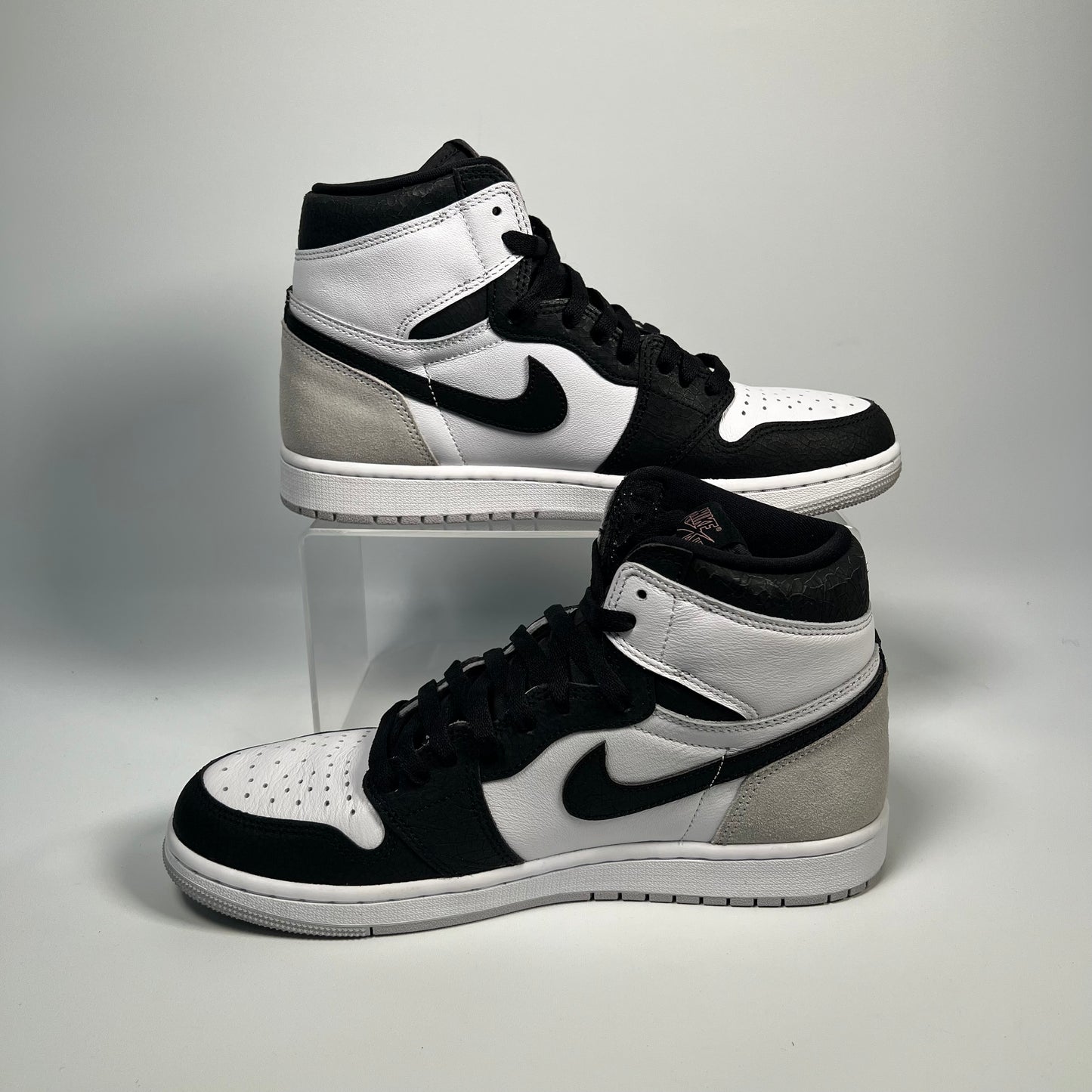 Jordan 1 Bleached Coral Size 9.5 USED s17439