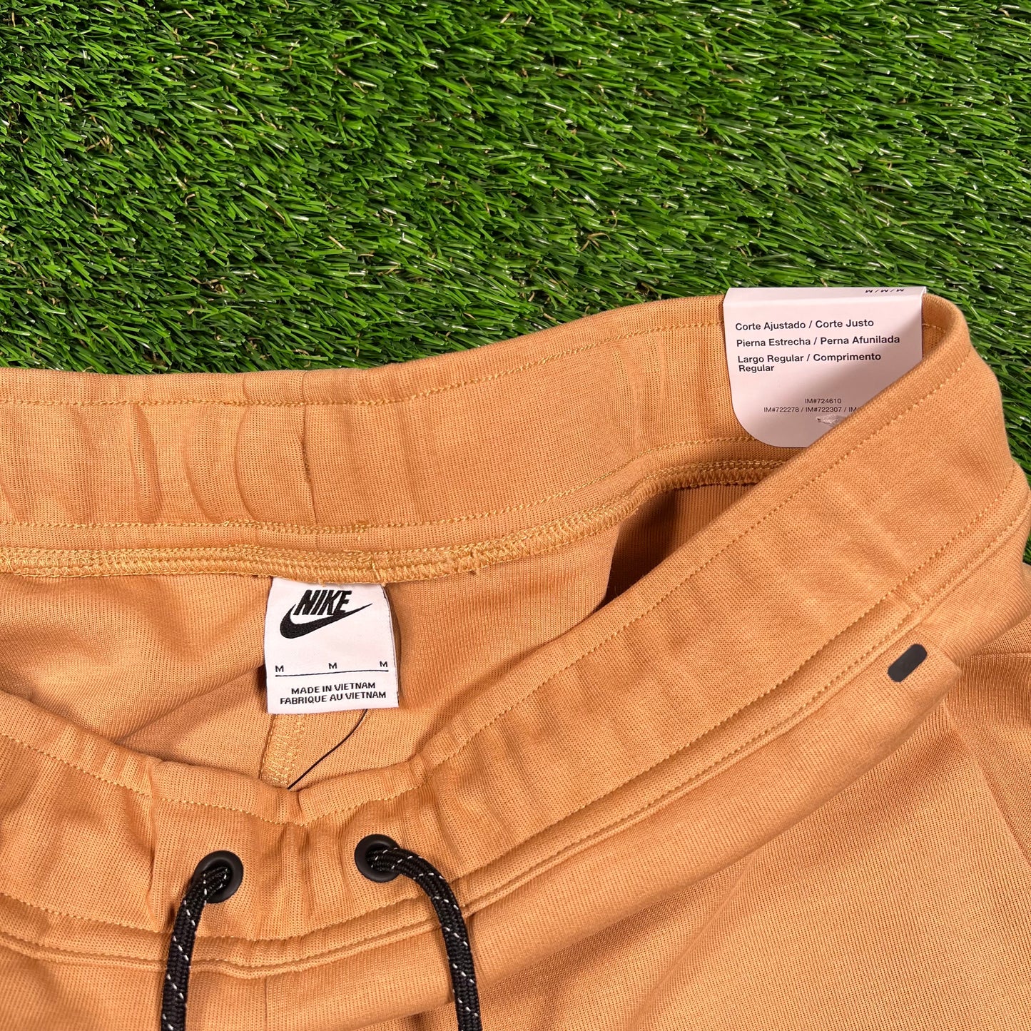 Nike Tech Fleece Pants Peach Size Medium NEW v18556