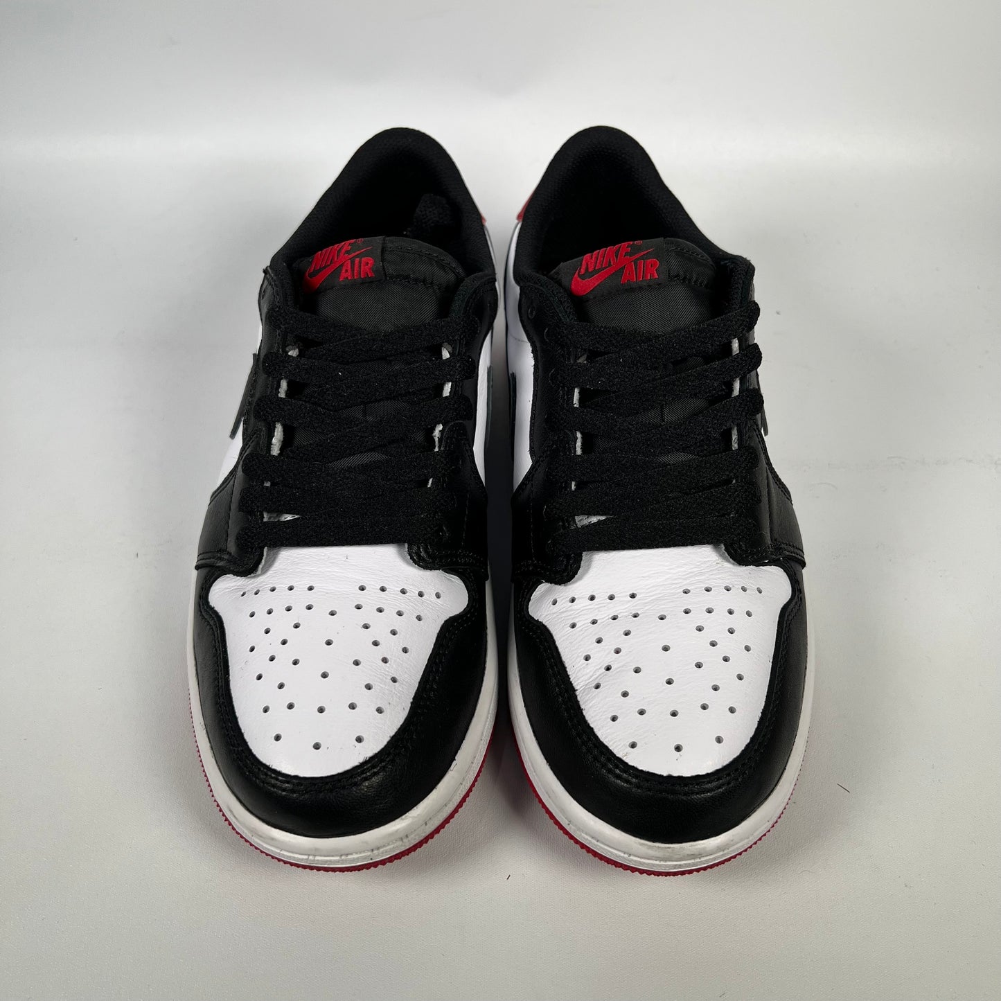 Jordan 1 Low Black Toe (2023) Size 8 USED s18804