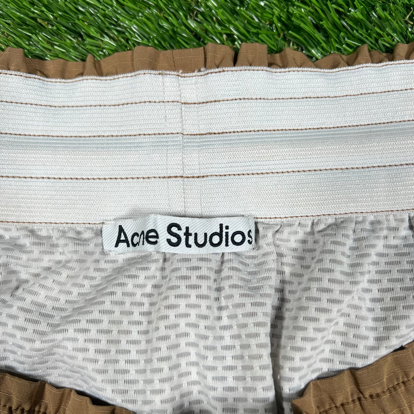 Acne Studios Beige Nylon Water Shorts Size Large USED x14697