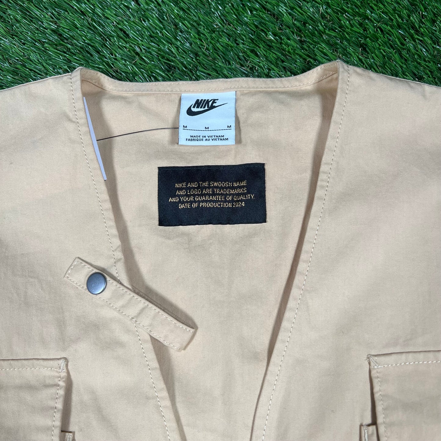Nike Khaki Field Vest Size Medium NEW x14299