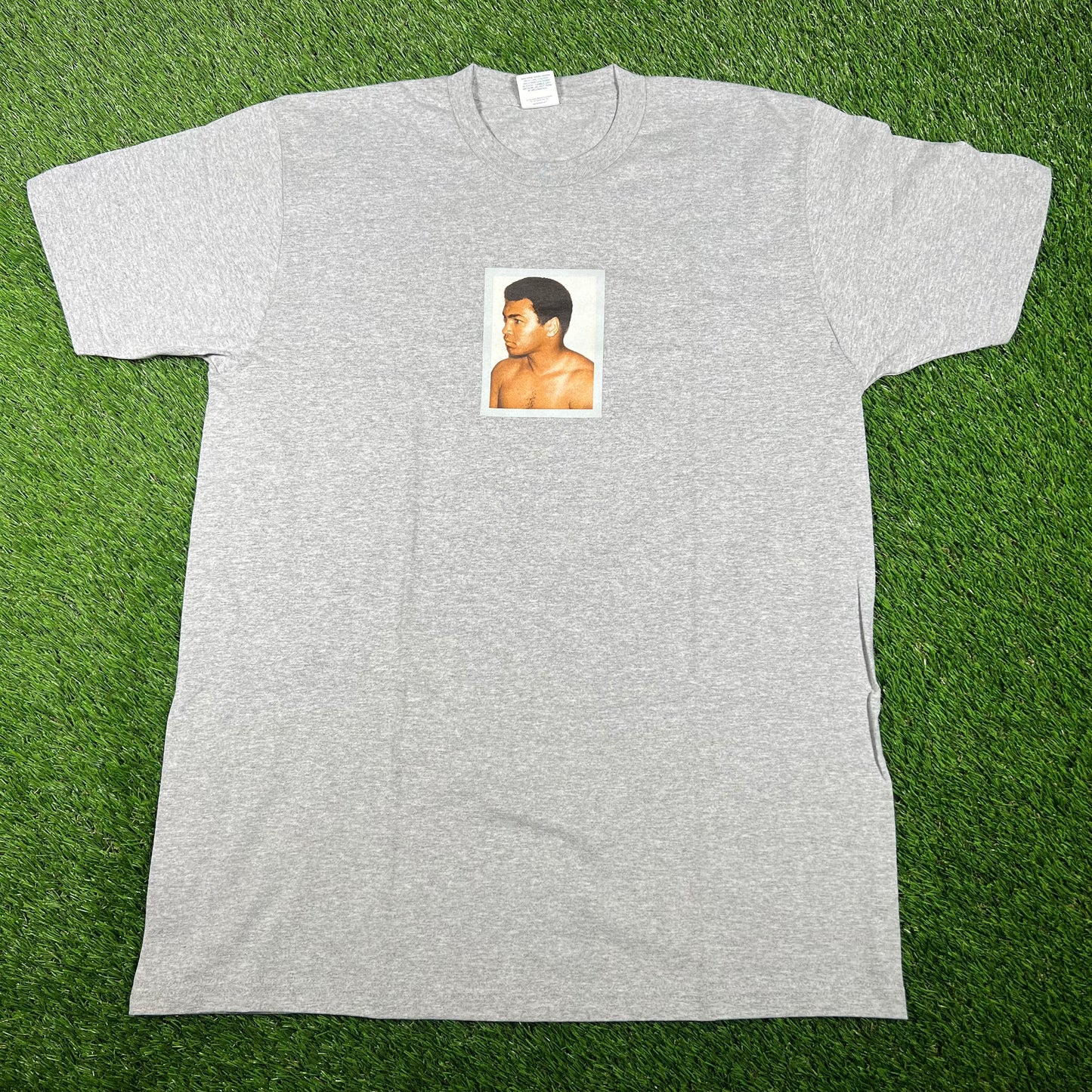 Supreme Ali 2016 Photo Grey Tee Size Large NEW x14513