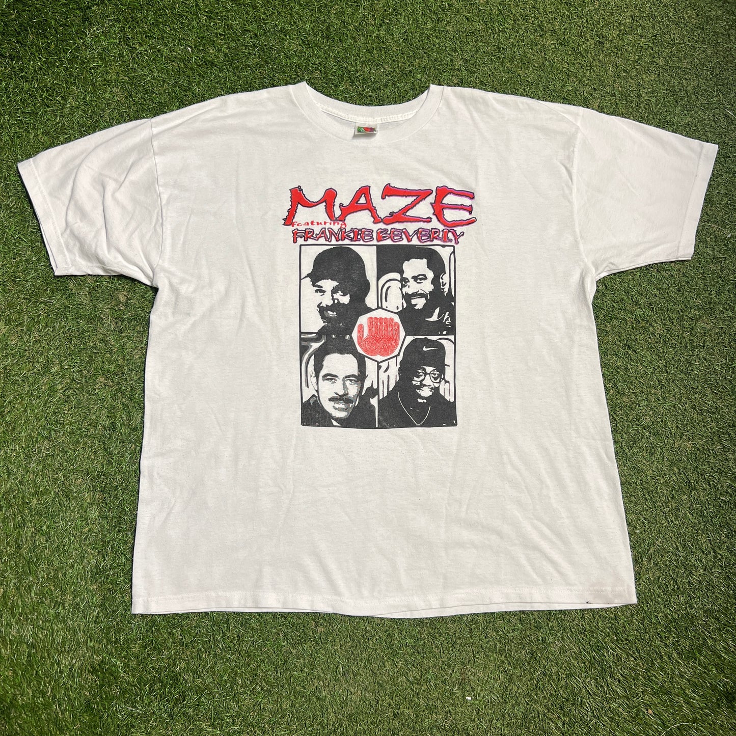 Y2K Maze ft. Frankie Beverly White Tee Size XXL USED v16083