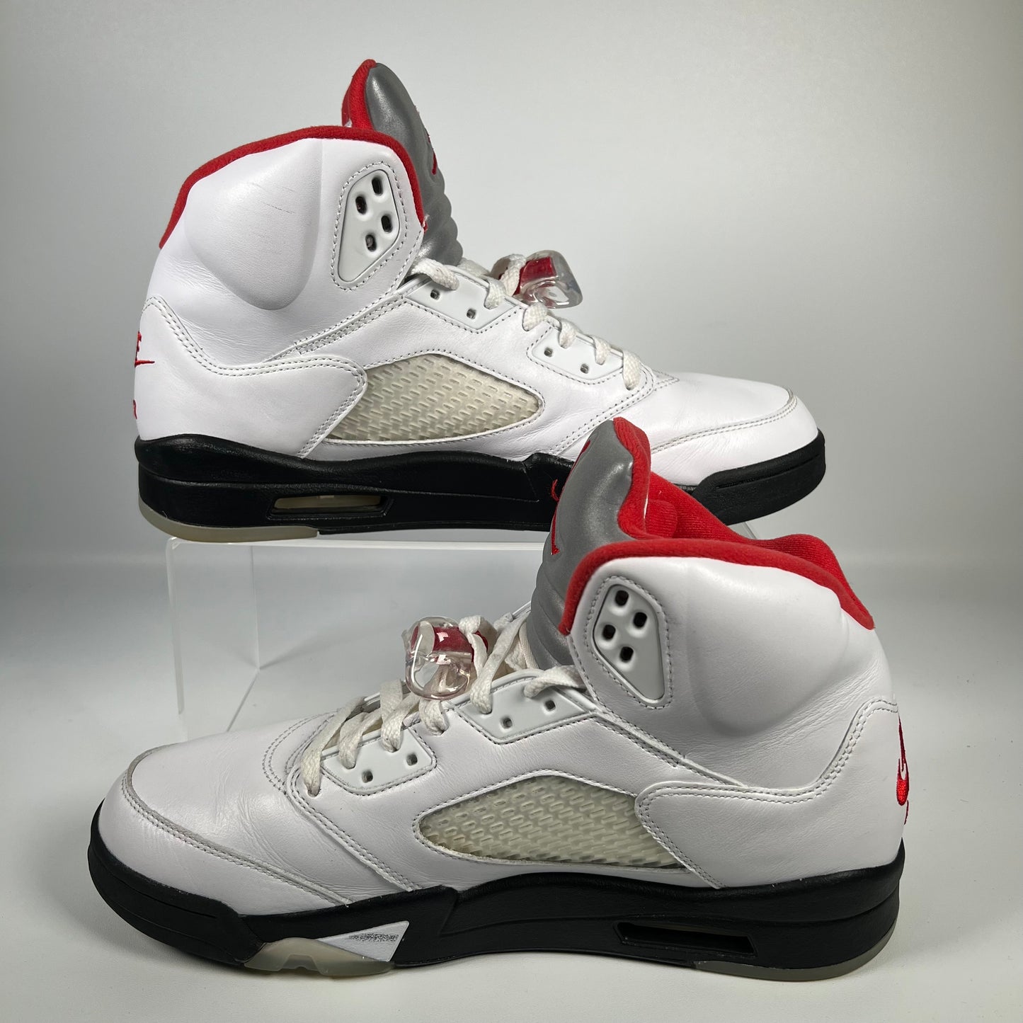 Jordan 5 Fire Red Silver Tongue (2020) Size 10.5 USED s17804