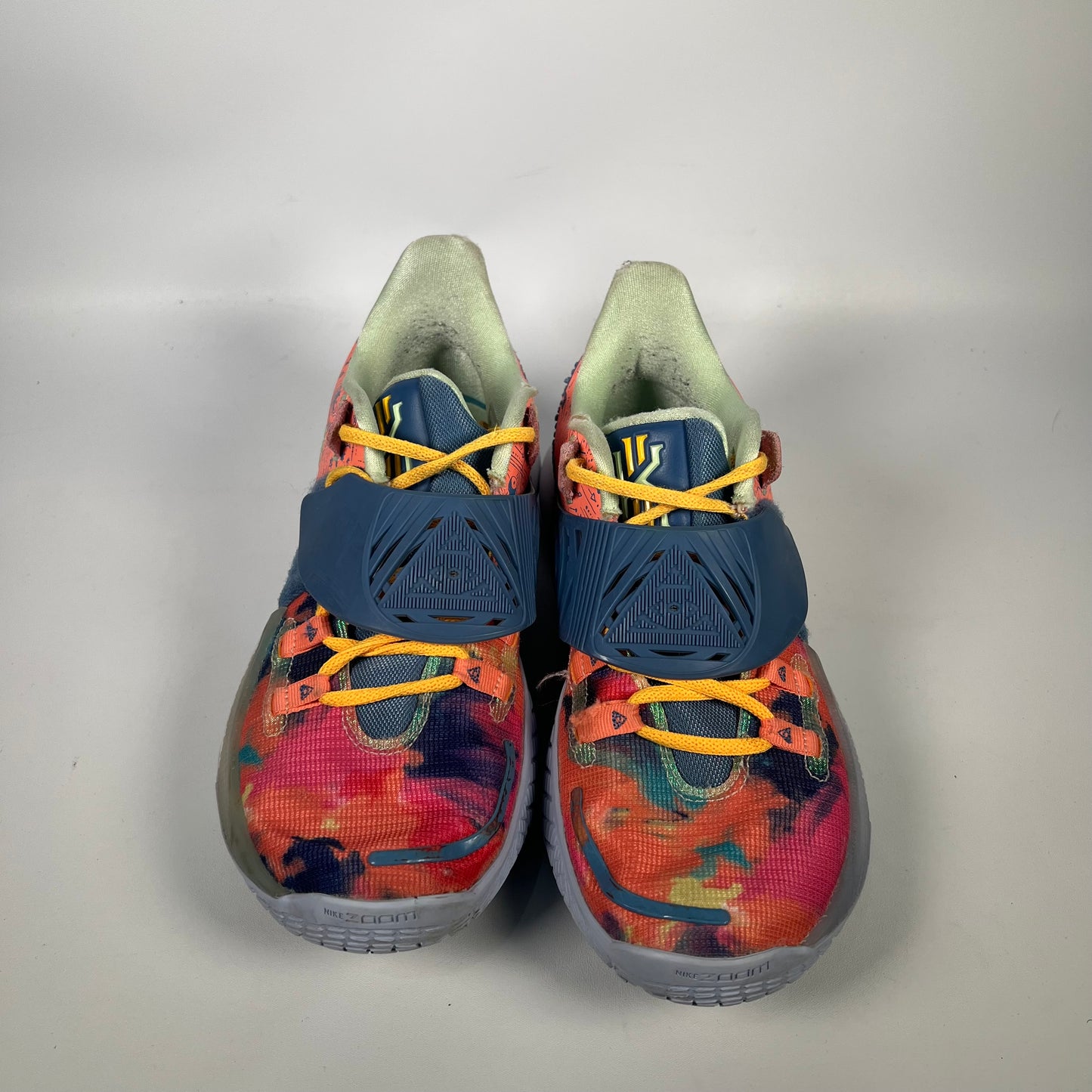 Nike Kyrie Low 3 Atomic Pink Stone Blue Size 9 USED s18217