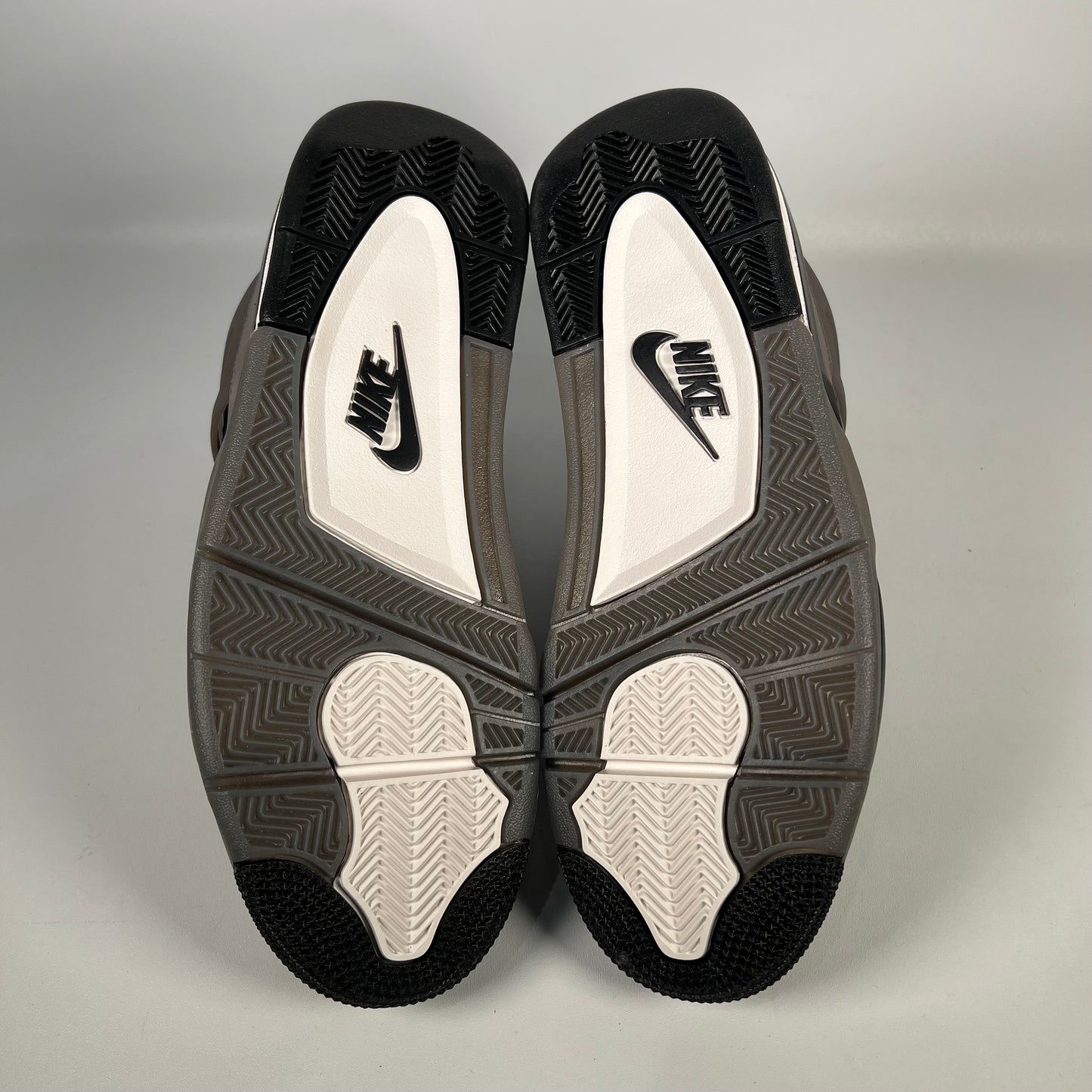 Jordan 4 Cave Stone (2025) Size 10.5 NEWE s18706