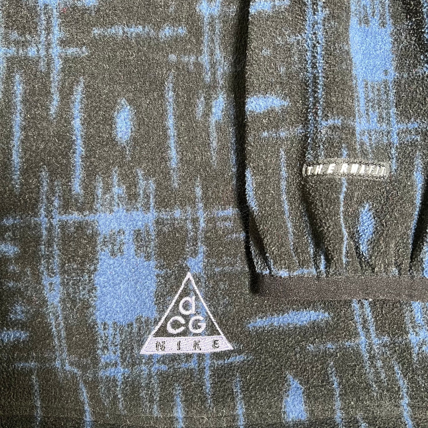 1990s Nike ACG Blue/Black Retro Print Fleece Size XL USED v16685