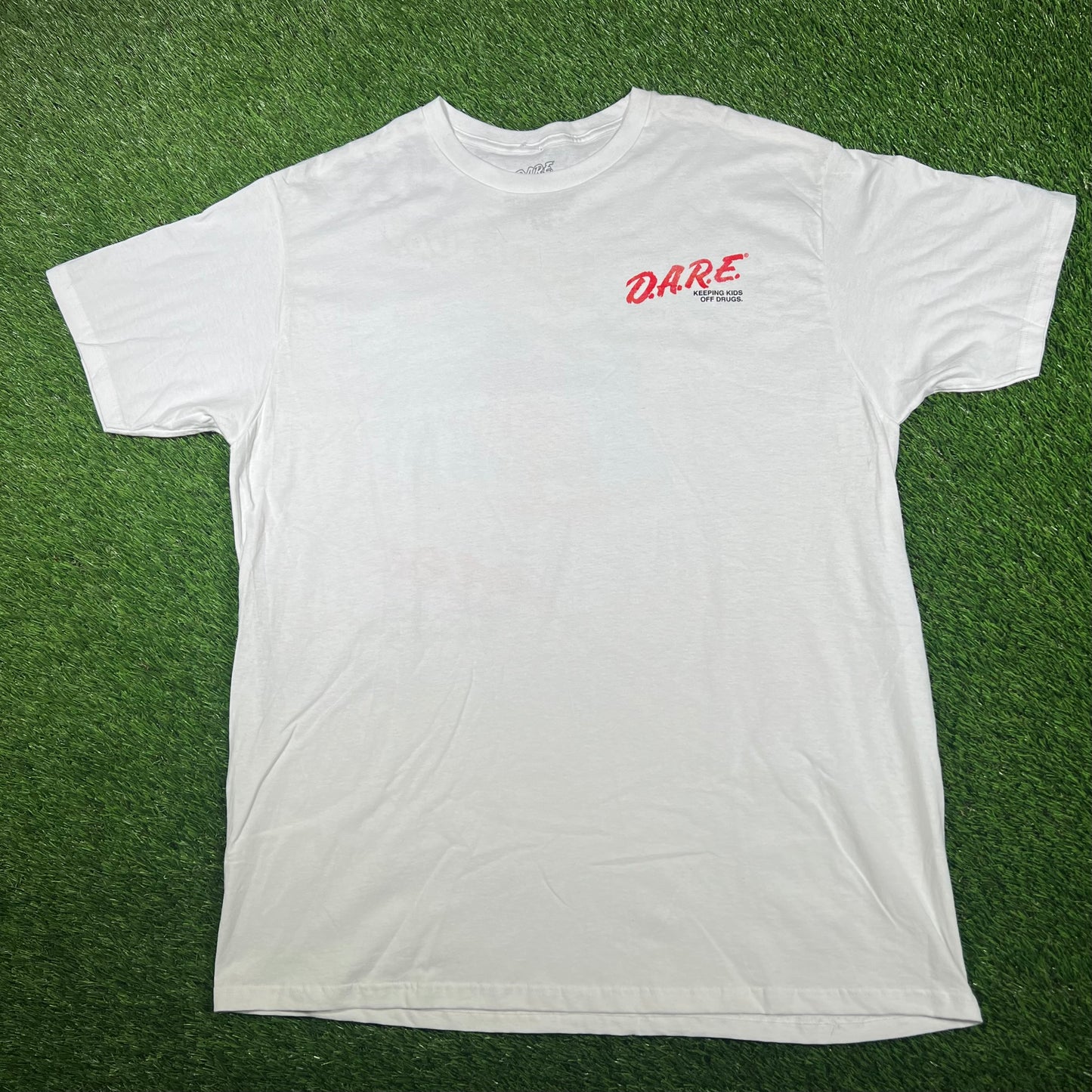 Dare Surfs Up Lion White Tee Size XL USED v17097
