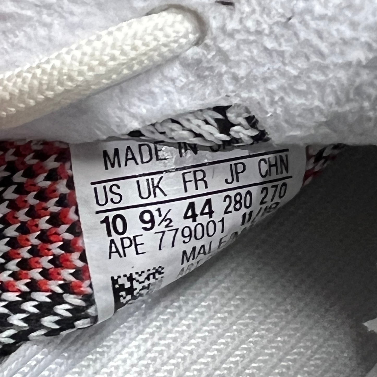 Yeezy Boost 350 V2 Zebra Size 10 NEW s14565