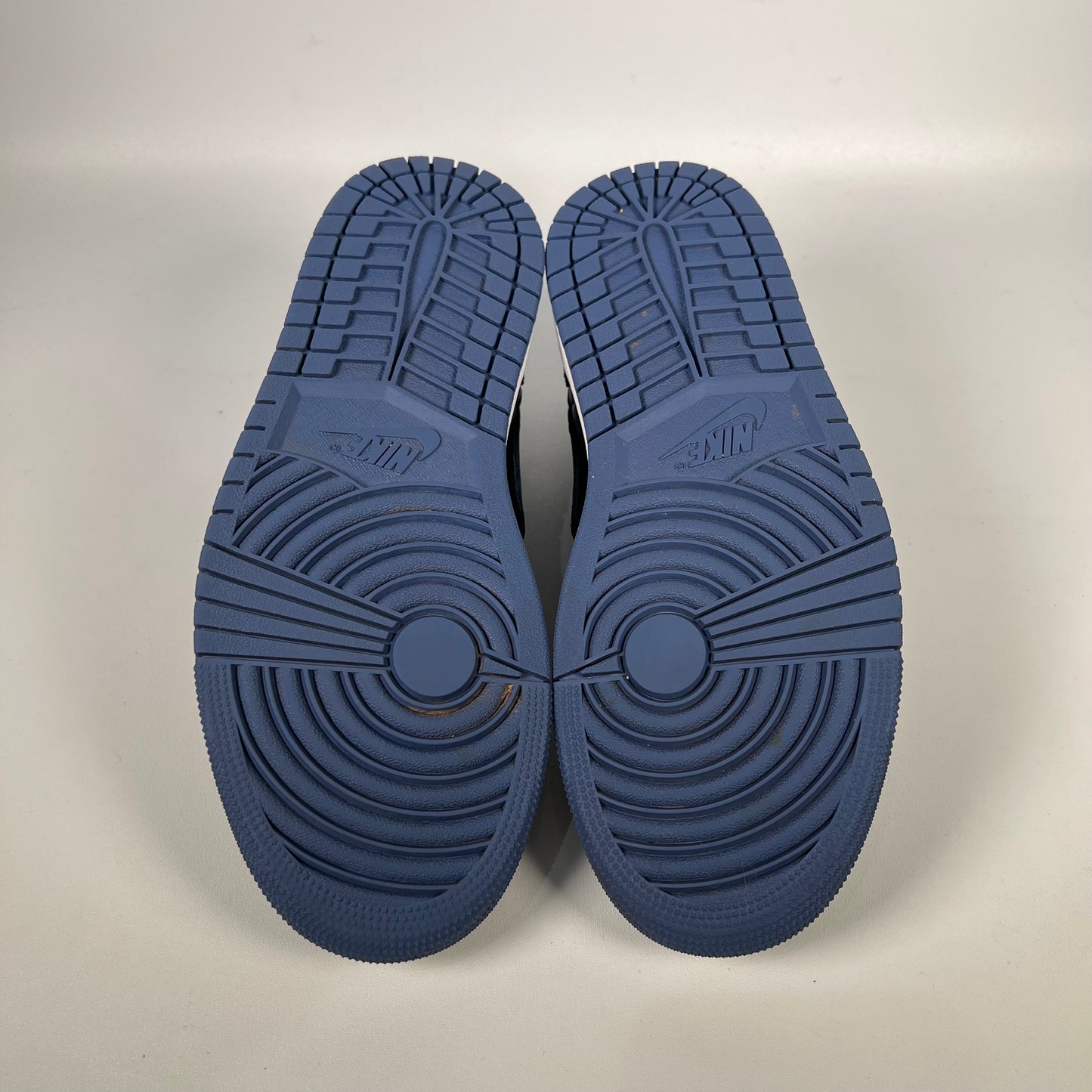 Jordan 1 Low Mystic Navy (2022) Size 6.5 USED s18124