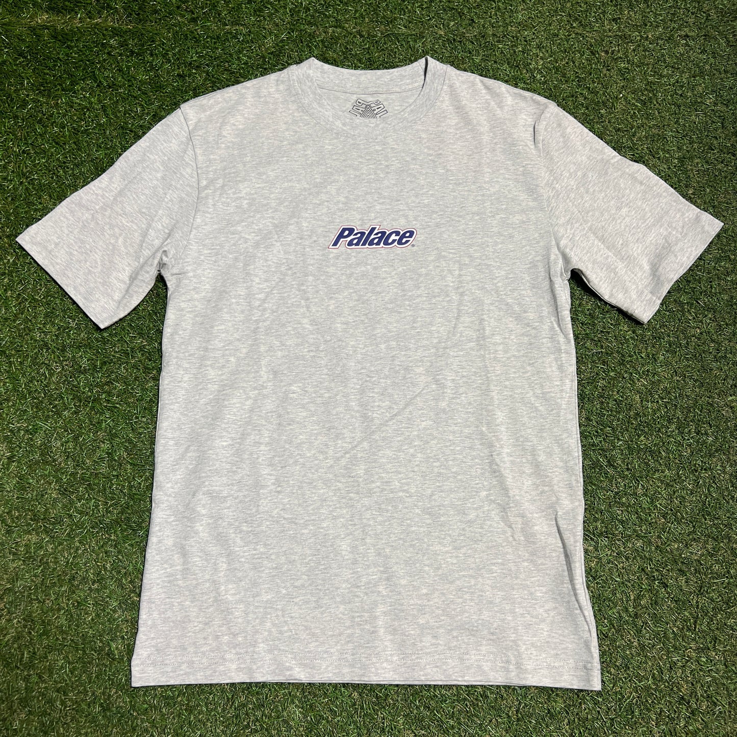 Palace Grey Logo Tee Size Small USED x13862