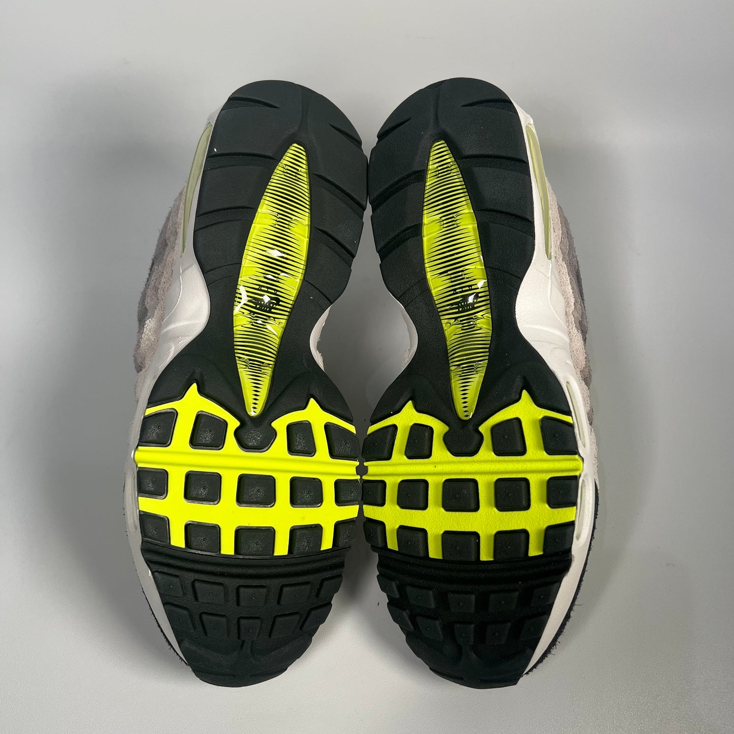 Nike Air Max 95 Reverse Gradient Neon (2025) Size 9 NEW s17606