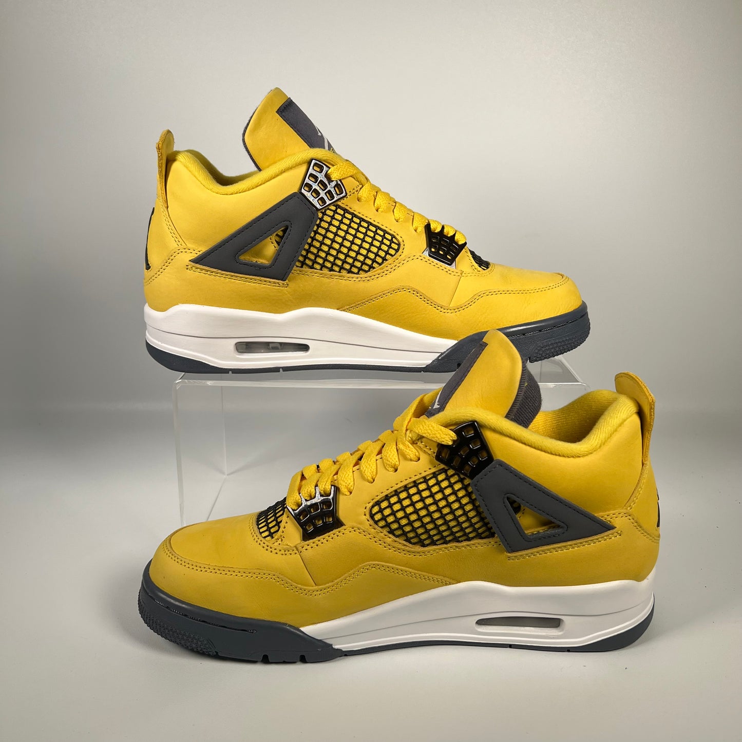 Jordan 4 Lightning (2021) Size 9 USED s17845