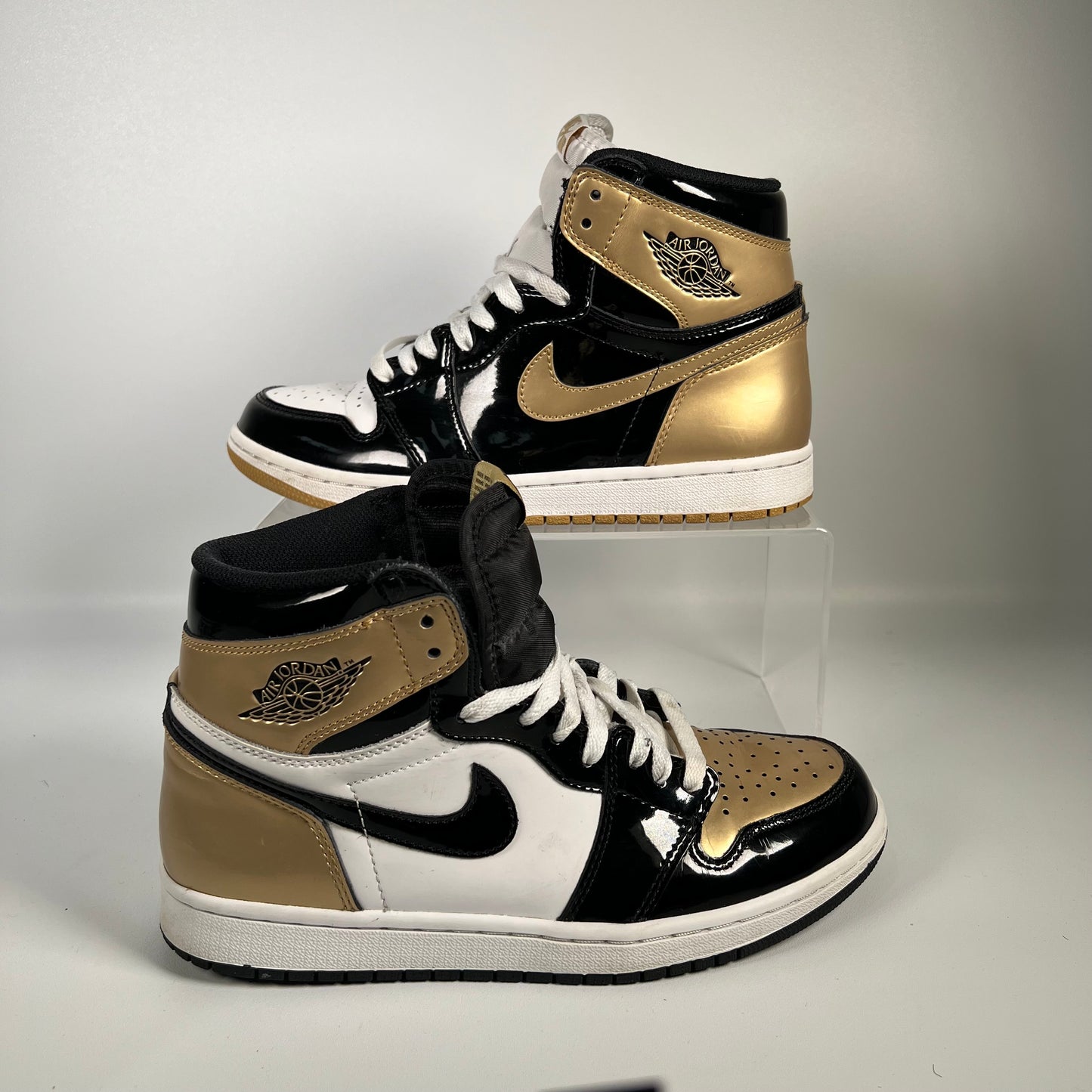 Jordan 1 High Gold Top 3 (2017) Size 8 USED s17490