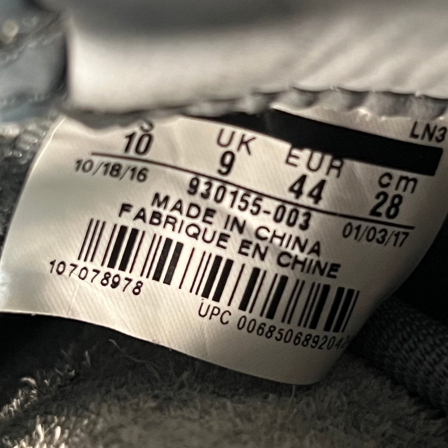 Jordan 4 Kaws Grey (2017) Size 10 USED s17843