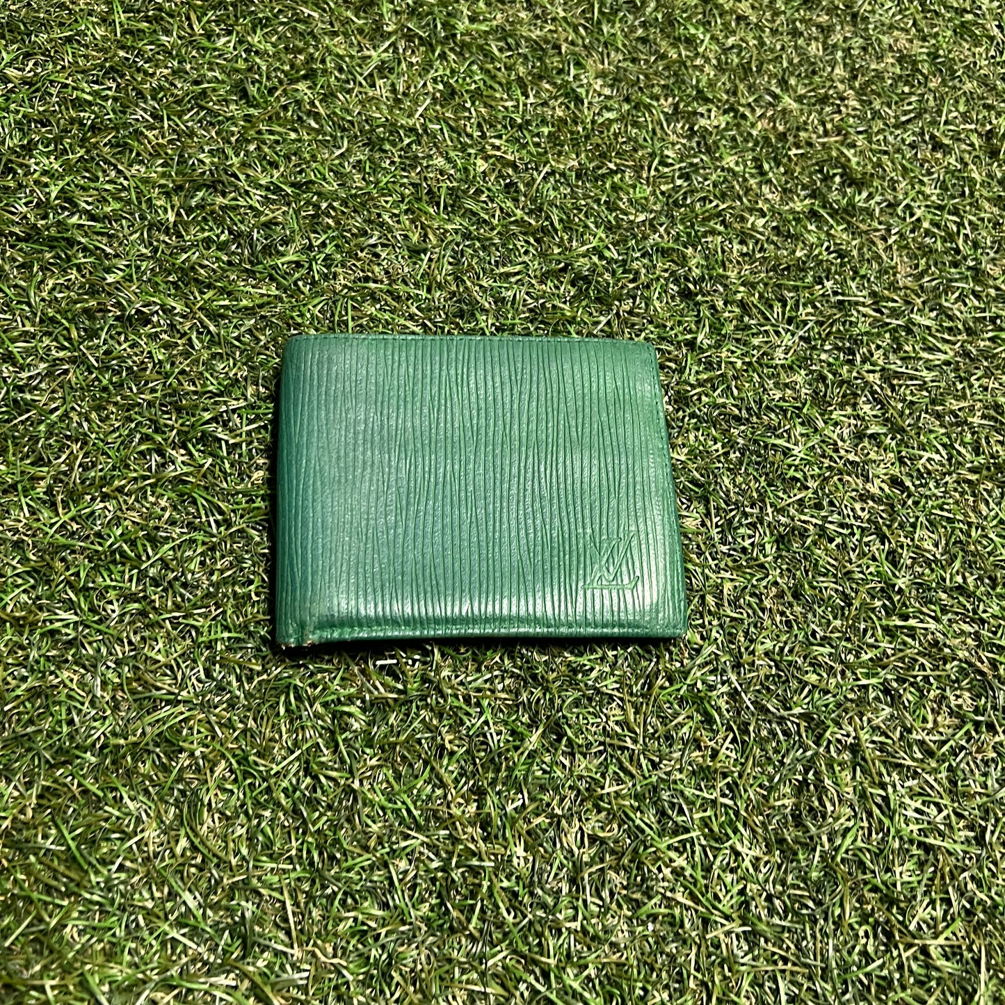 1990s Louis Vuitton Epi Leather Bifold Green Wallet USED x14073