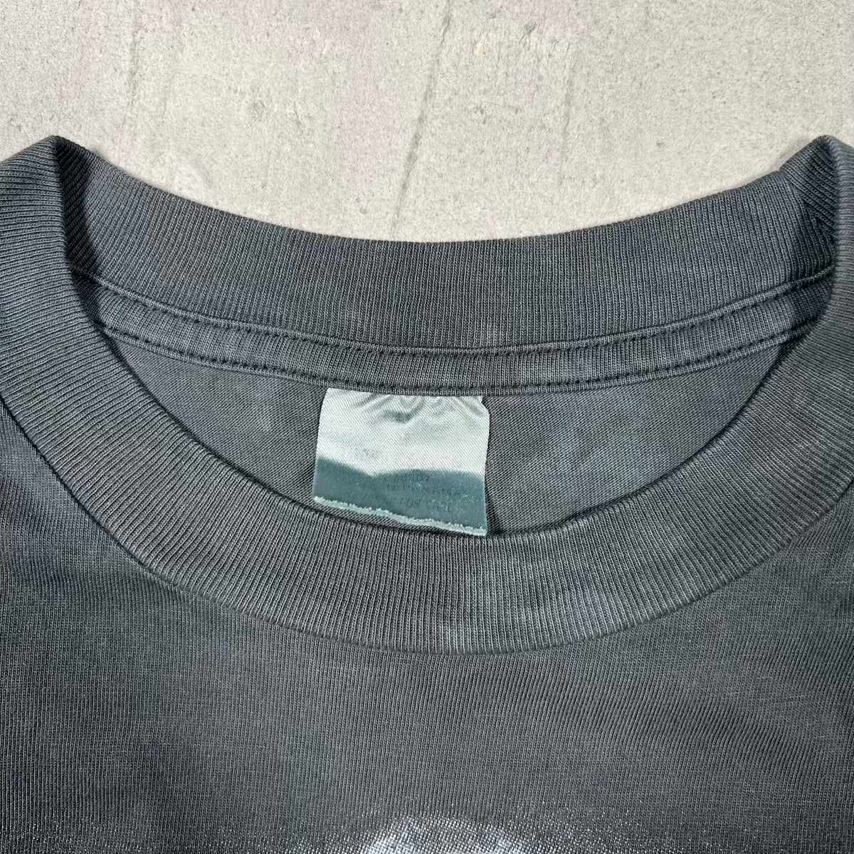 Kurt Cobain Big Portrait Grey Tee Size Medium USED v20186