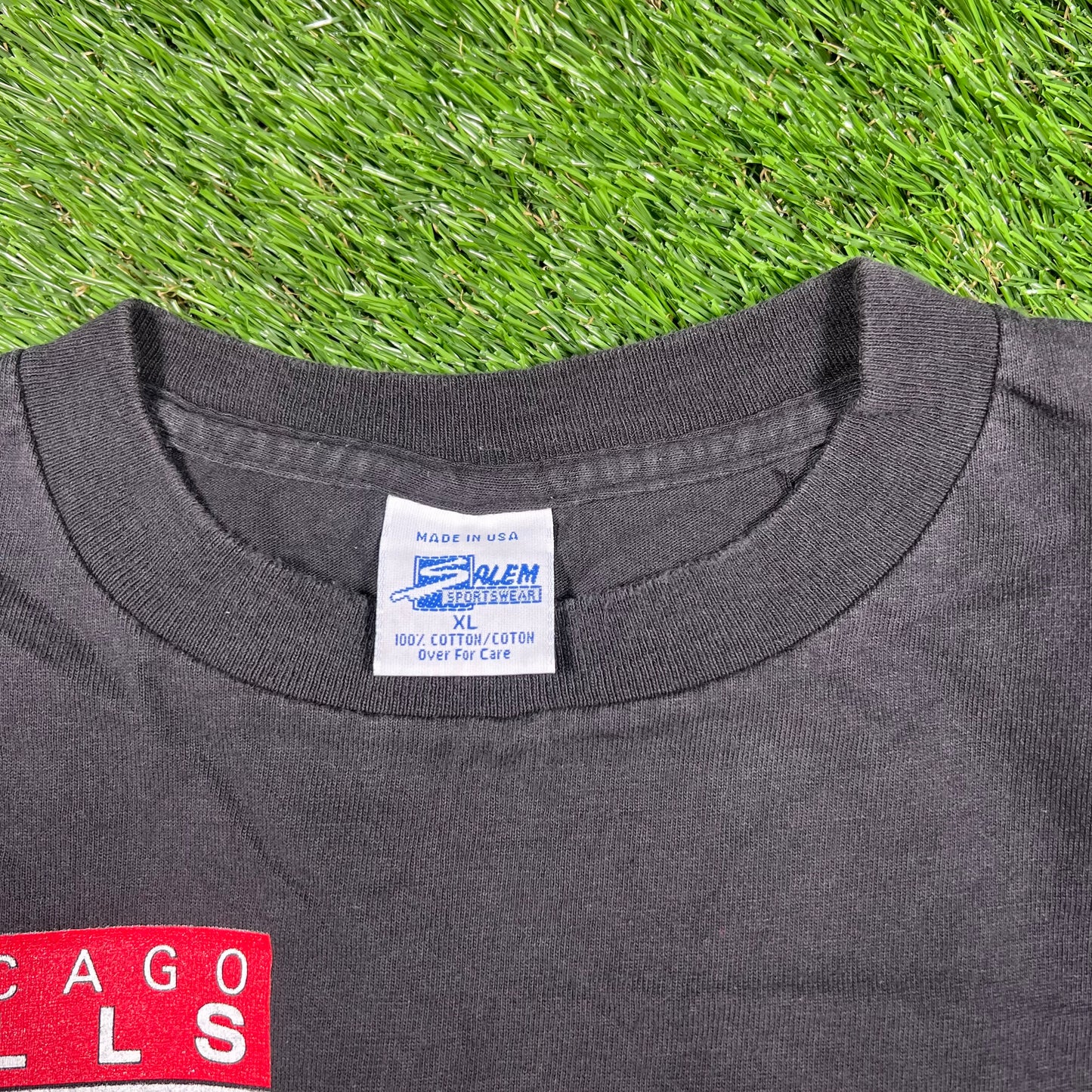 1992 Chicago Bulls Back 2 Back Champs Rings Salem Tag Black Tee Size XL USED v16737