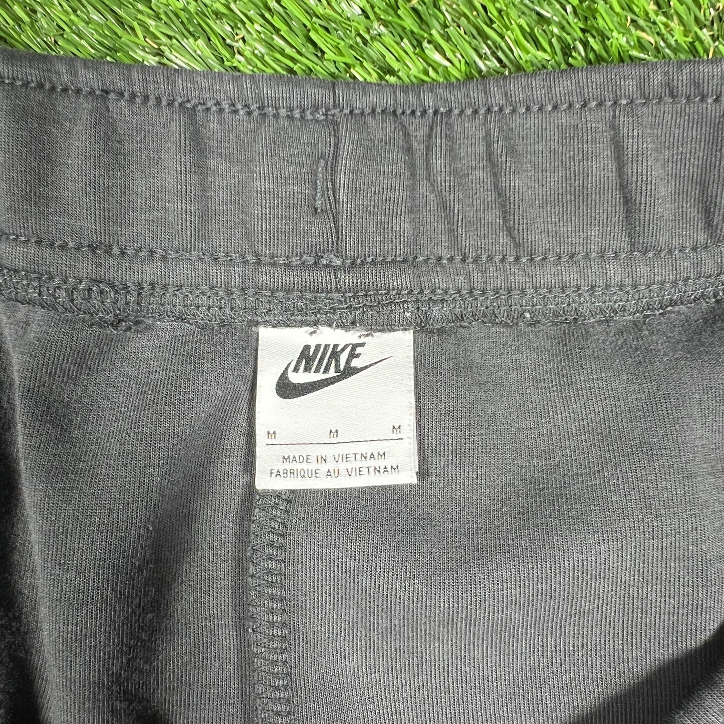 Nike Tech Washed Grey Sweatpants Size Medium USED v17398