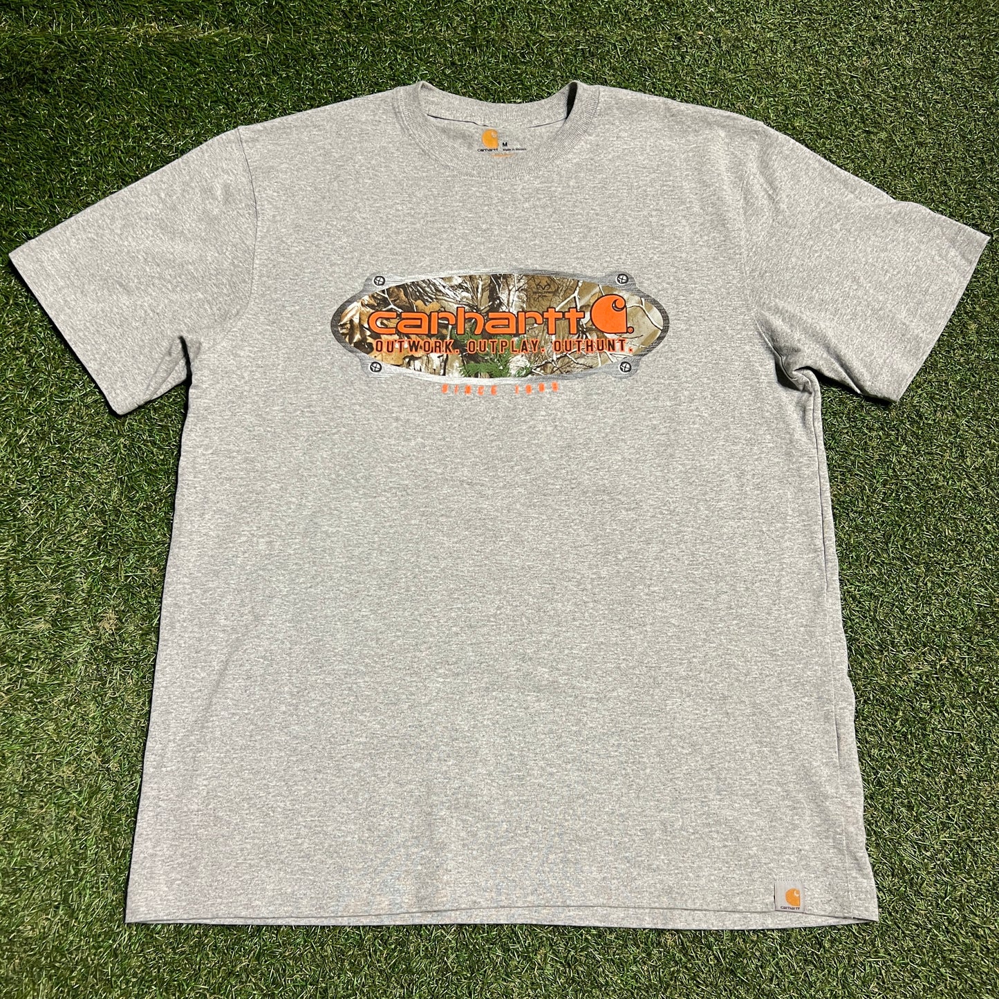 Carhartt "Outwork. Outplay. Outhunt" Grey Tee Size Medium USED x14144