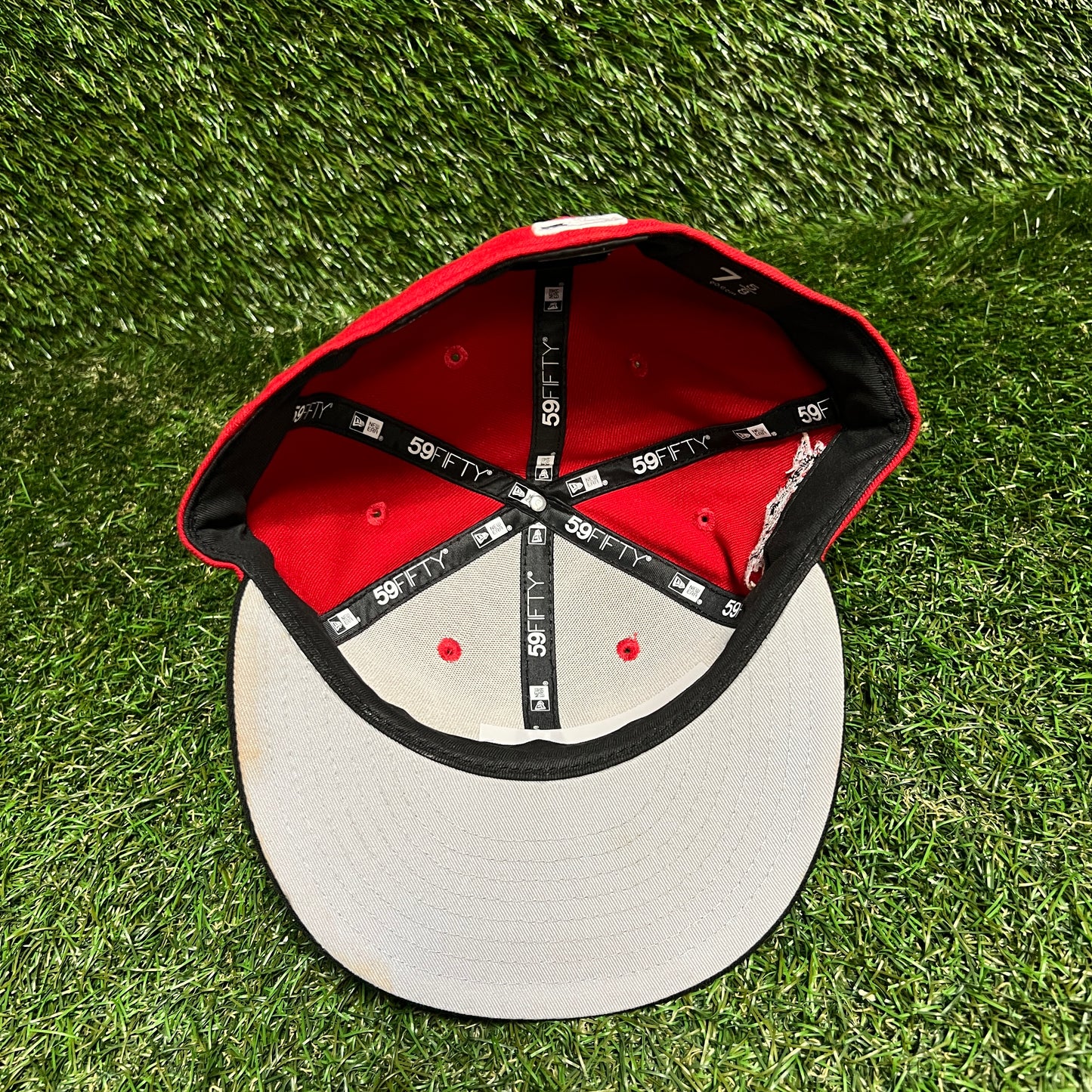 New Era Cincinnati Reds 150 Years Red Hat Size 7 5/8 USED v16154